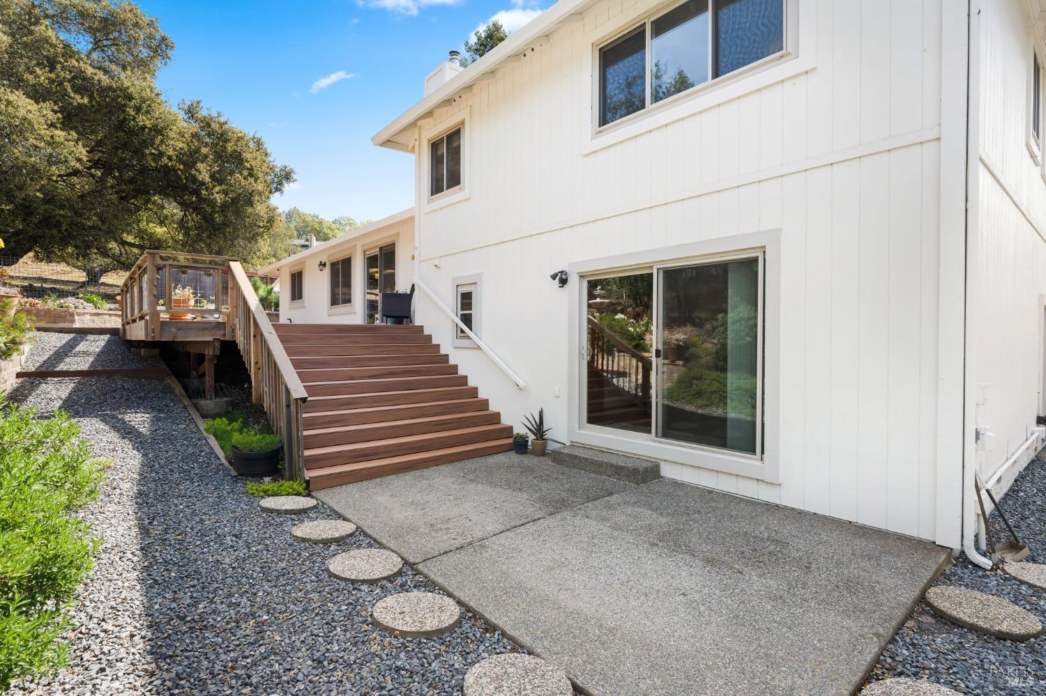 3897 Rock Springs Dr