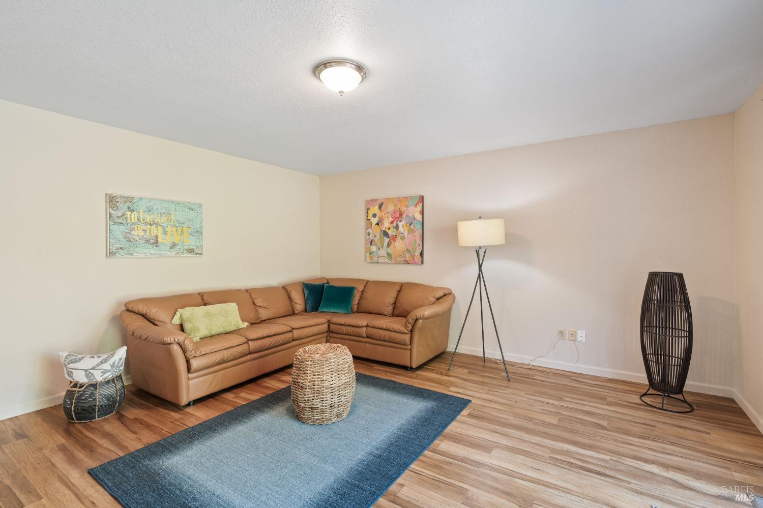 3897 Rock Springs Dr