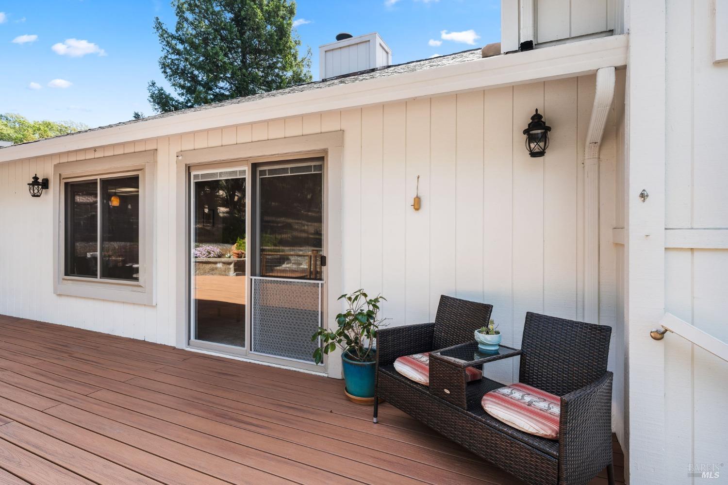 3897 Rock Springs Dr