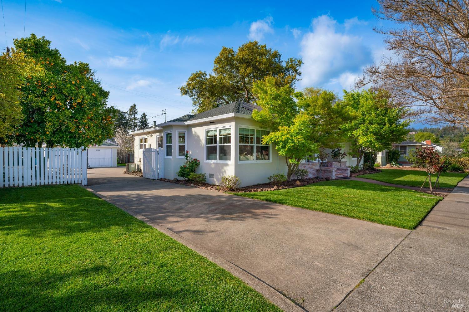 1931 Grace Dr