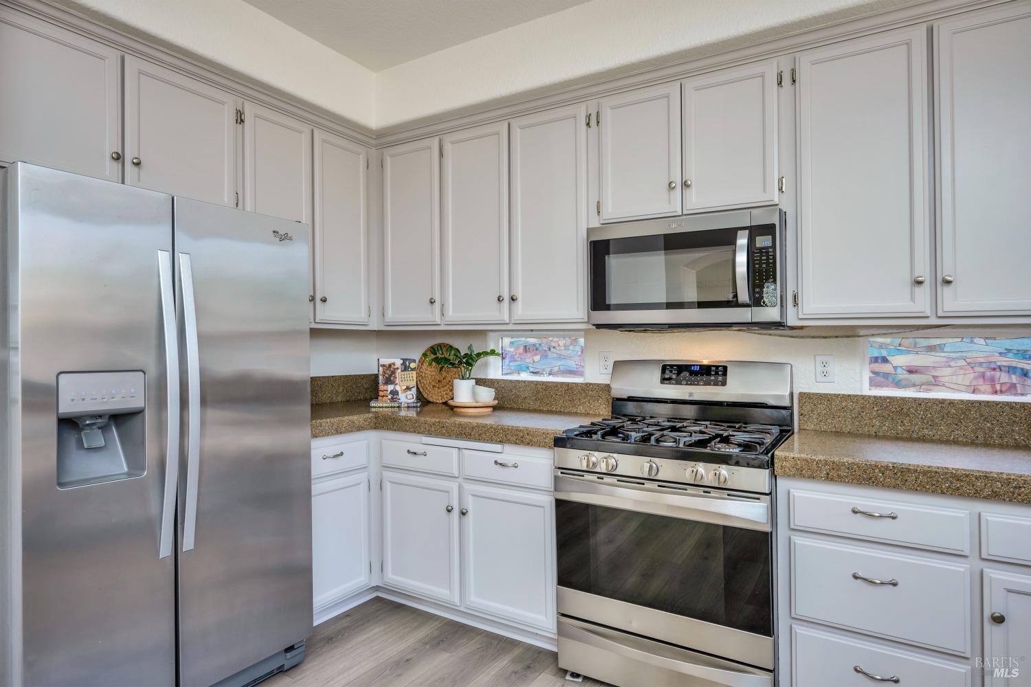 4072 Rickenbacker Dr