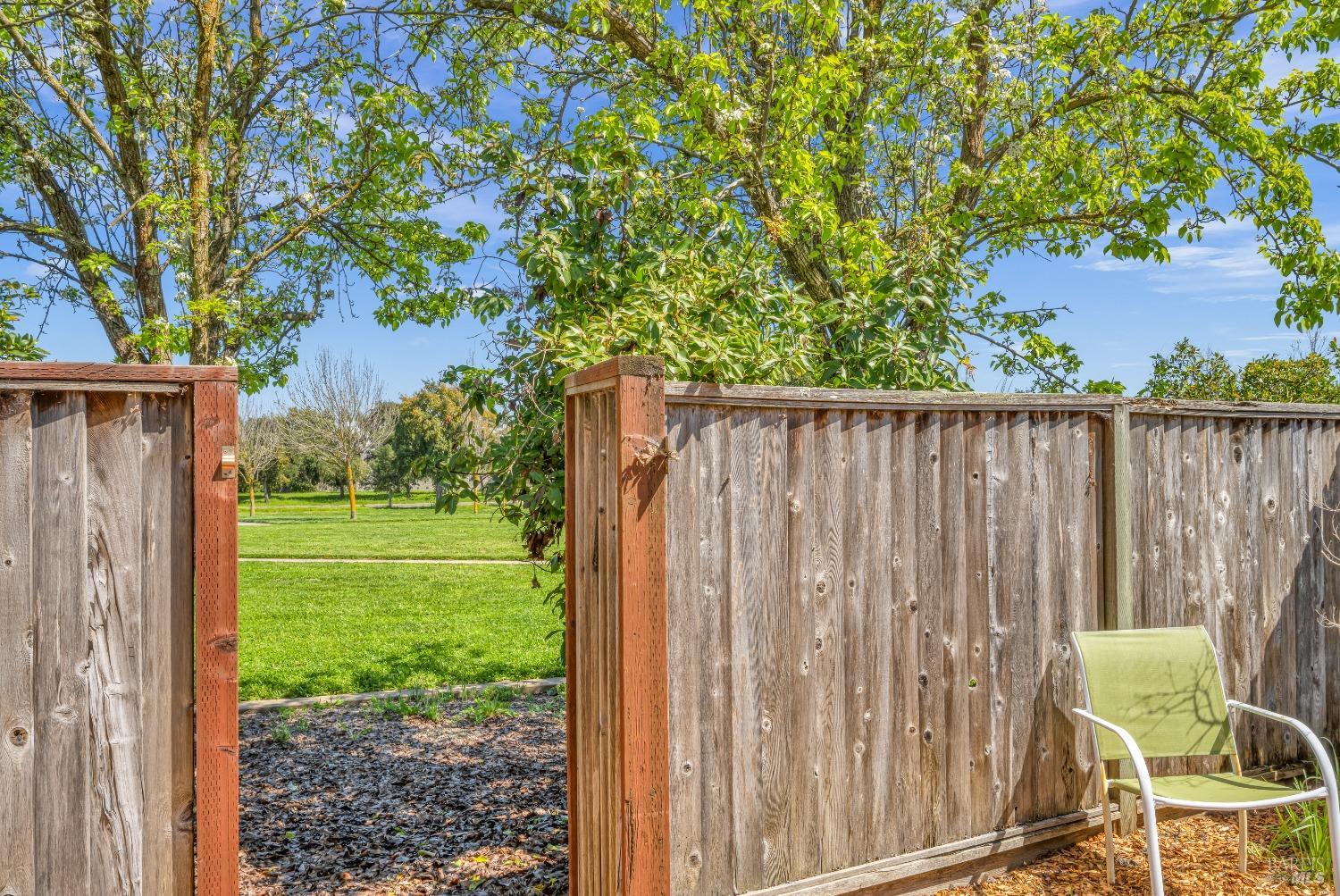 4072 Rickenbacker Dr