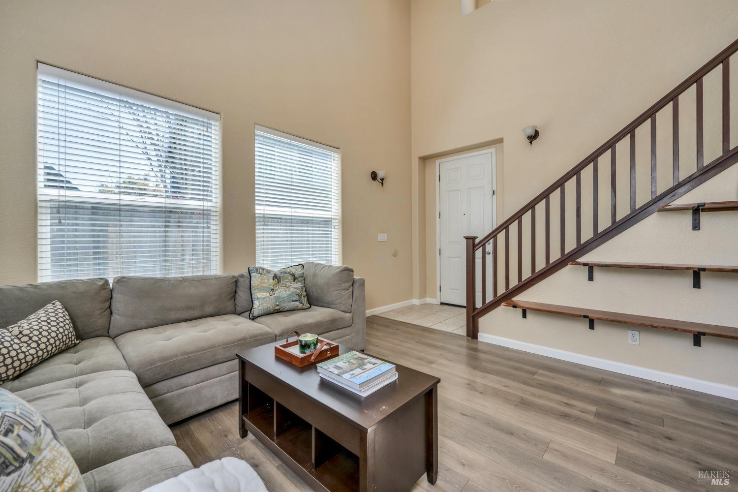 4072 Rickenbacker Dr