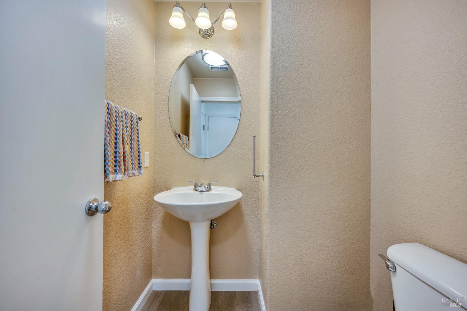 4072 Rickenbacker Dr