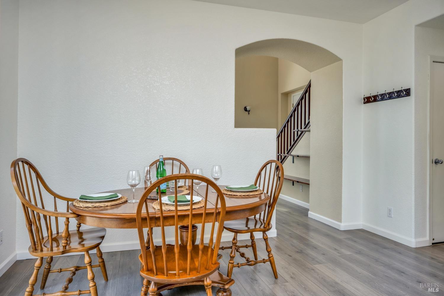 4072 Rickenbacker Dr