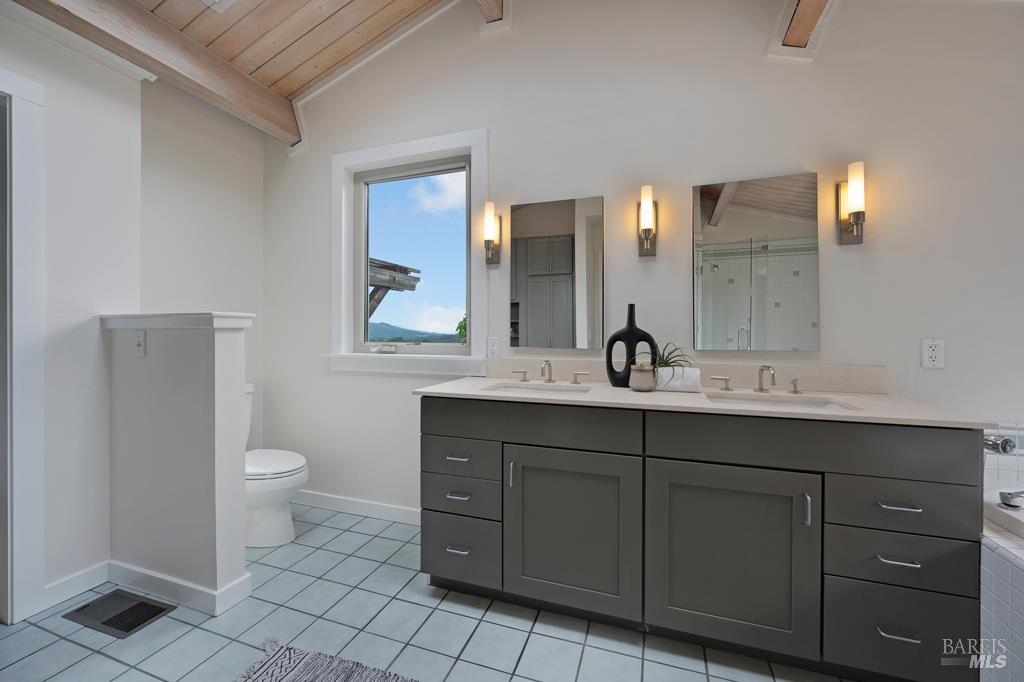 3979 Rolling Oaks Rd