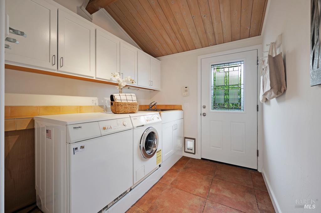 3979 Rolling Oaks Rd