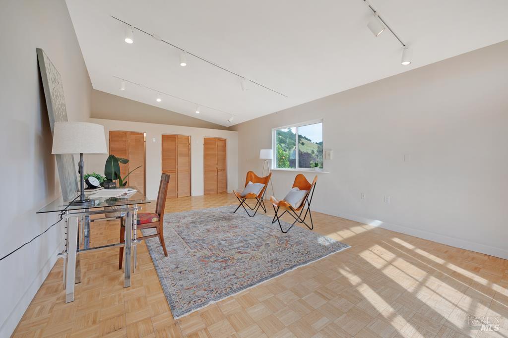 3979 Rolling Oaks Rd