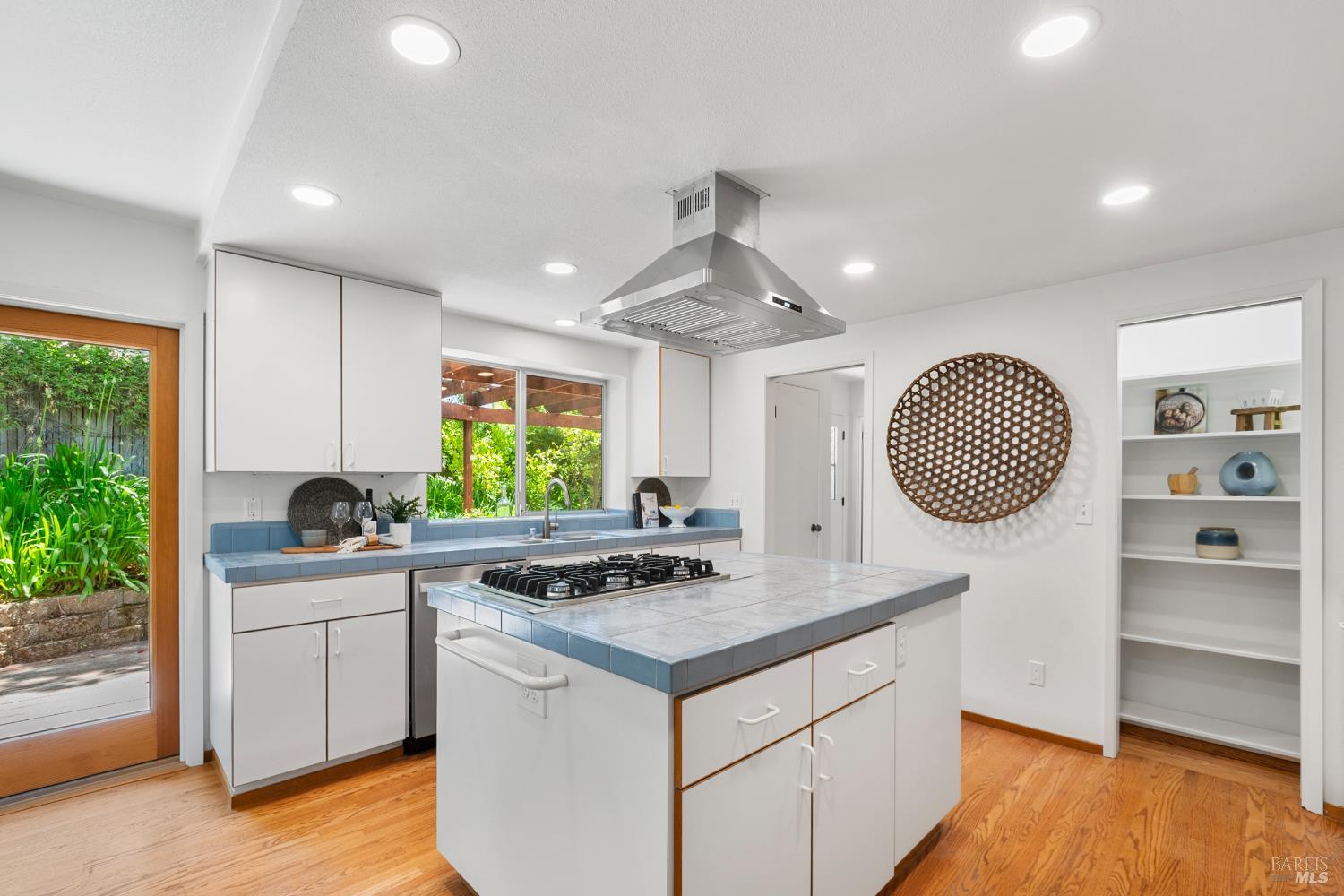 2624 Hidden Valley Dr