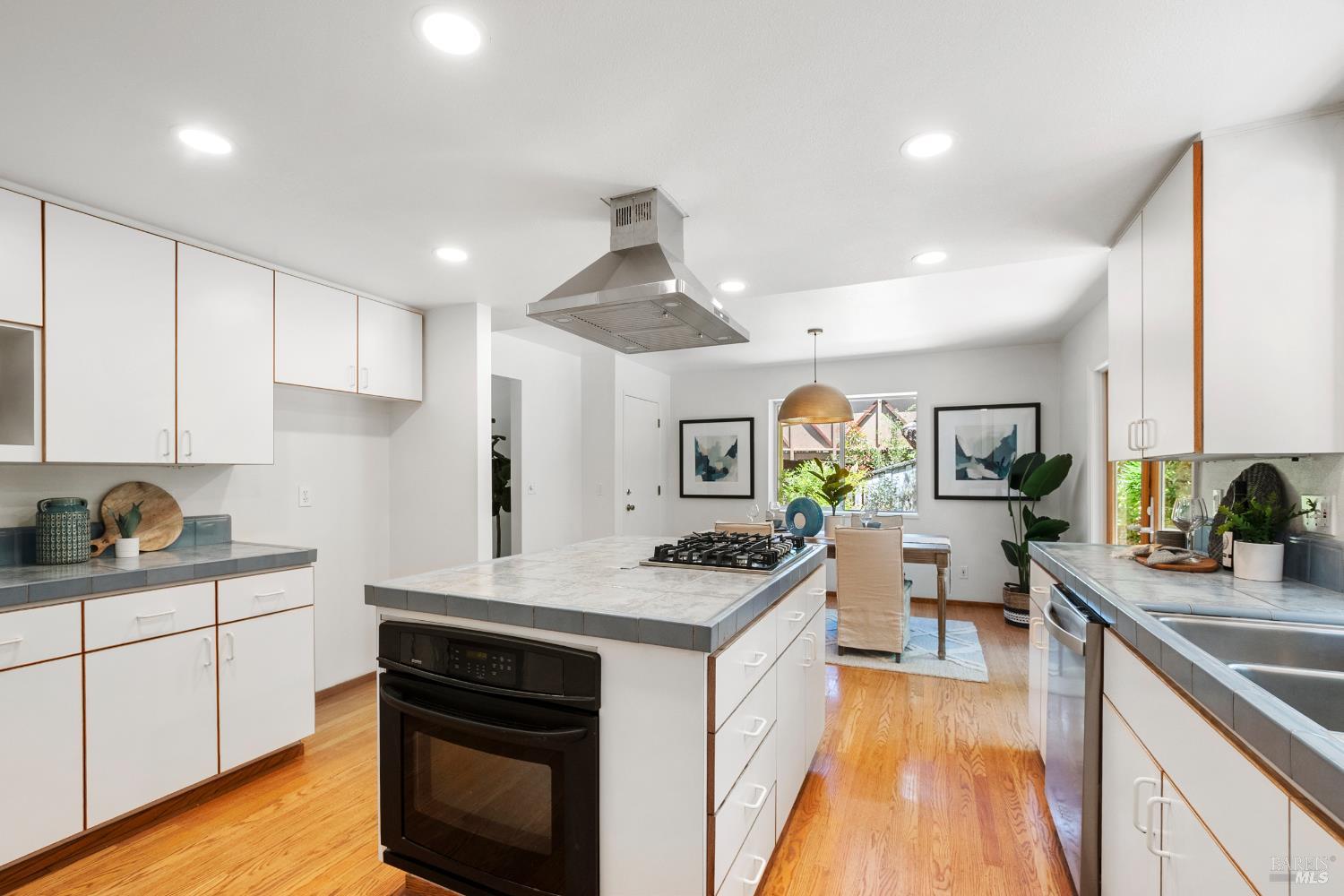 2624 Hidden Valley Dr