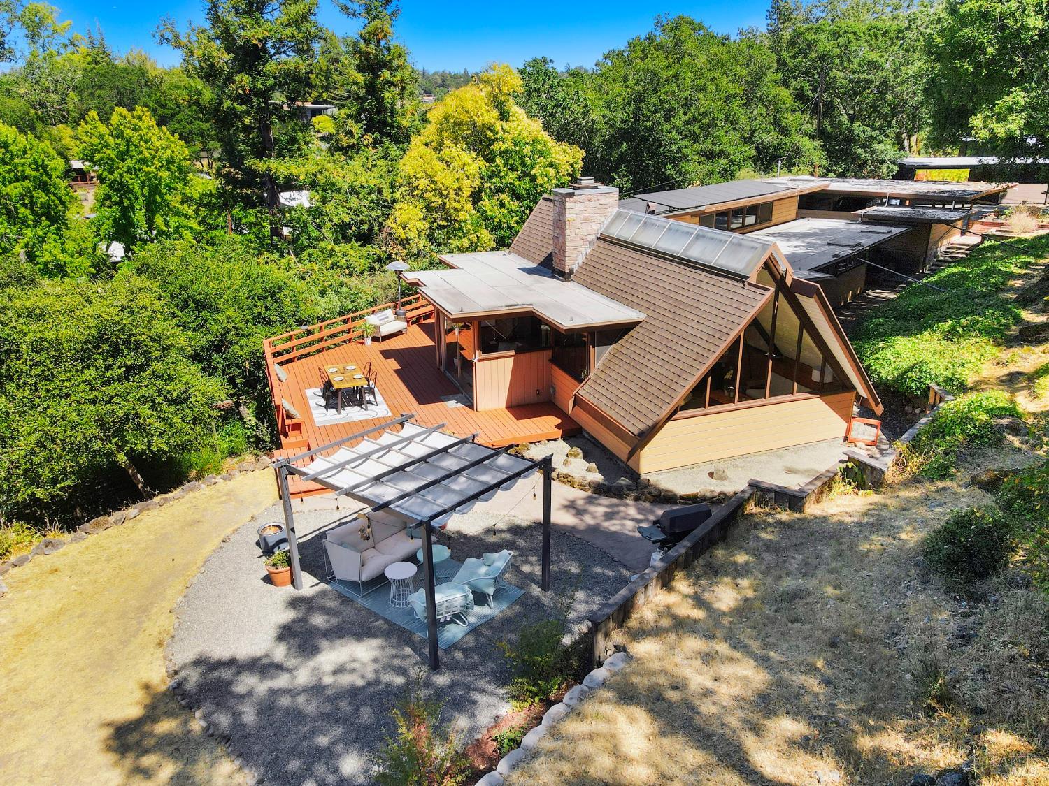 2140 Hyland Ct