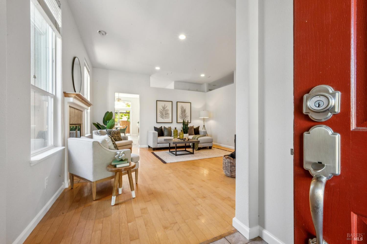 5534 Rainbow Cir