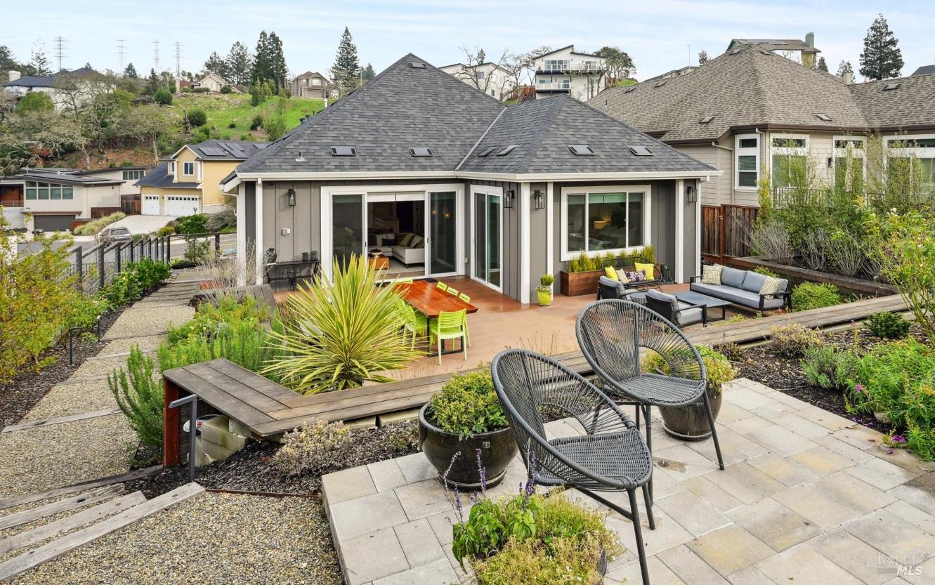 3761 Cross Creek Road