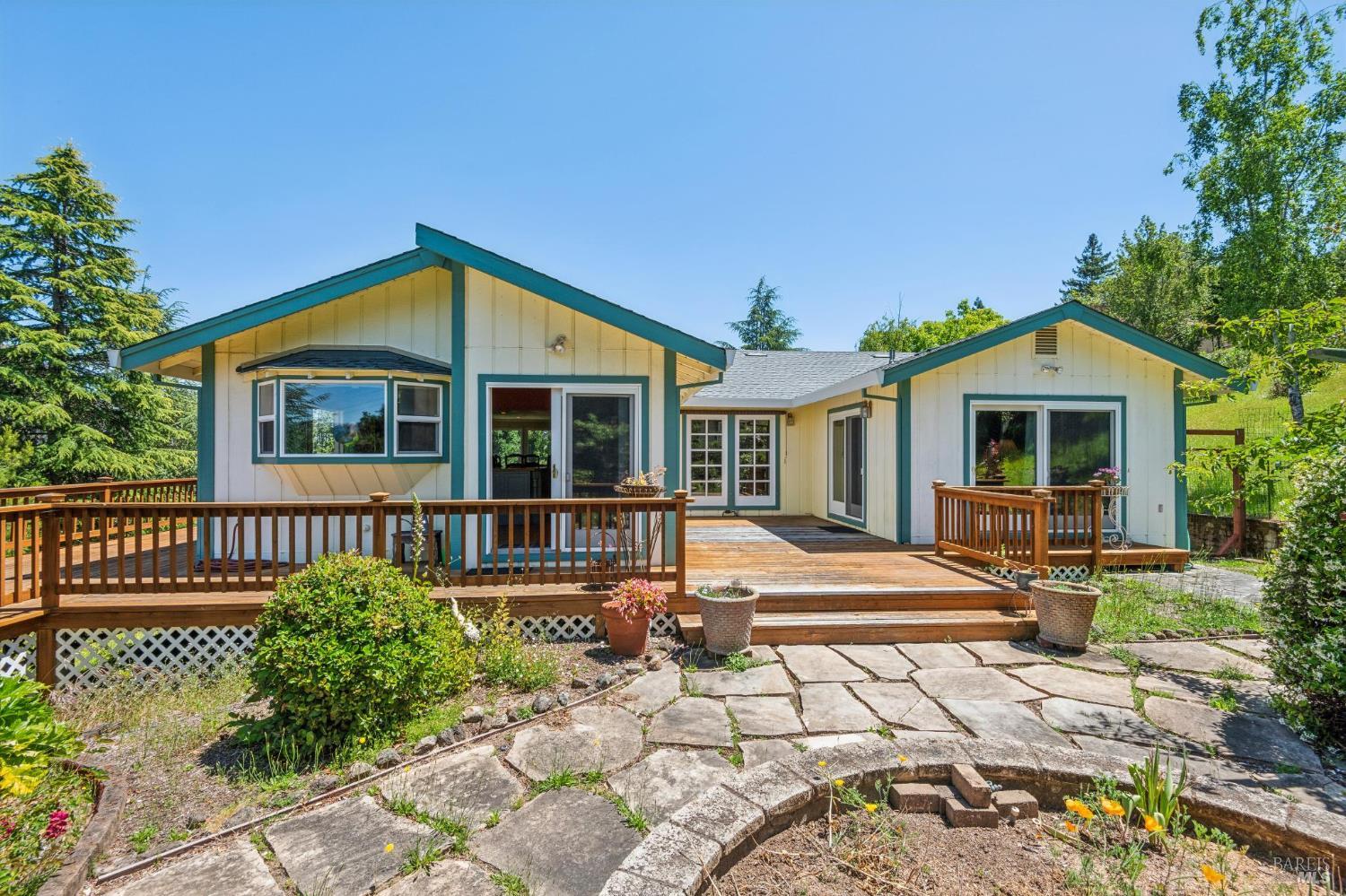 425 Oak Point Place