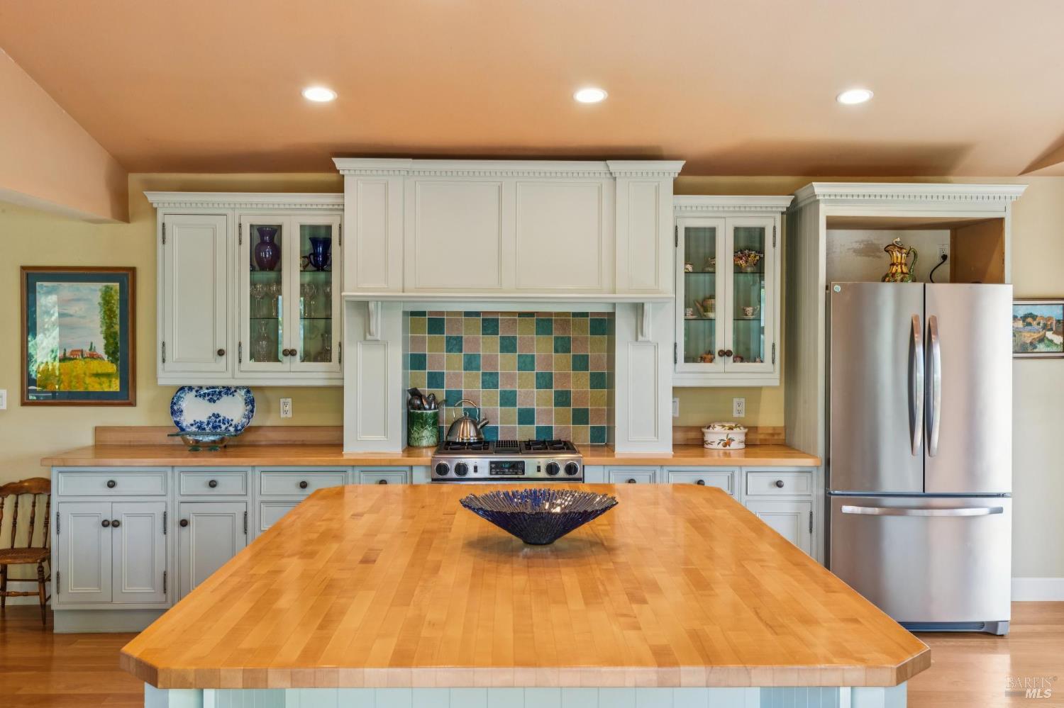 425 Oak Point Place