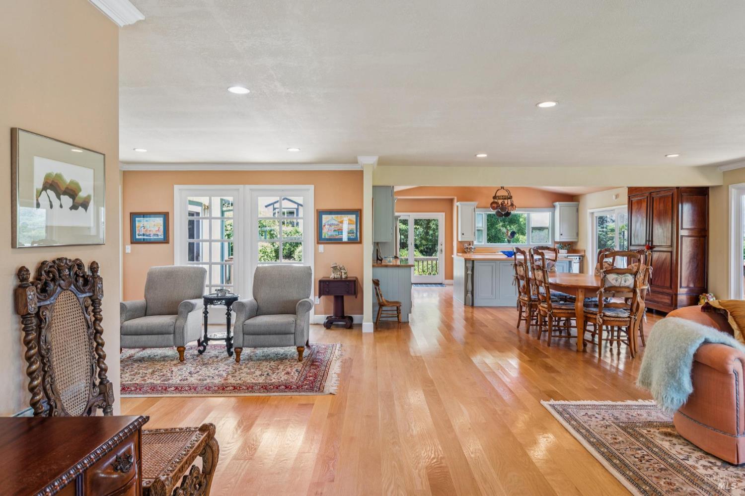 425 Oak Point Place