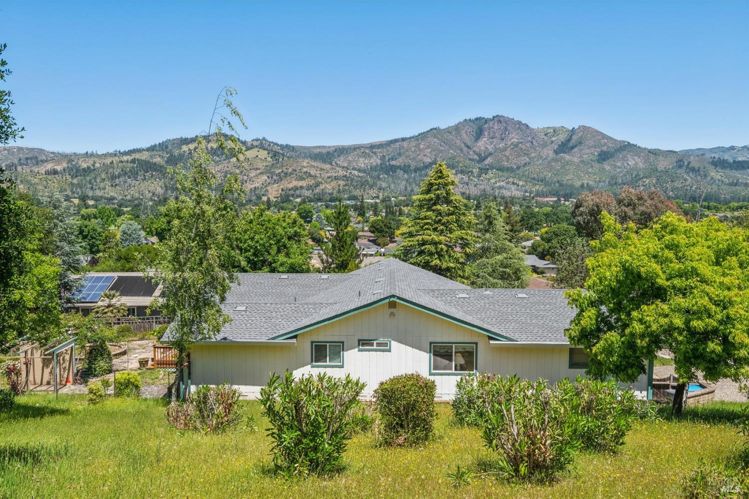 425 Oak Point Place