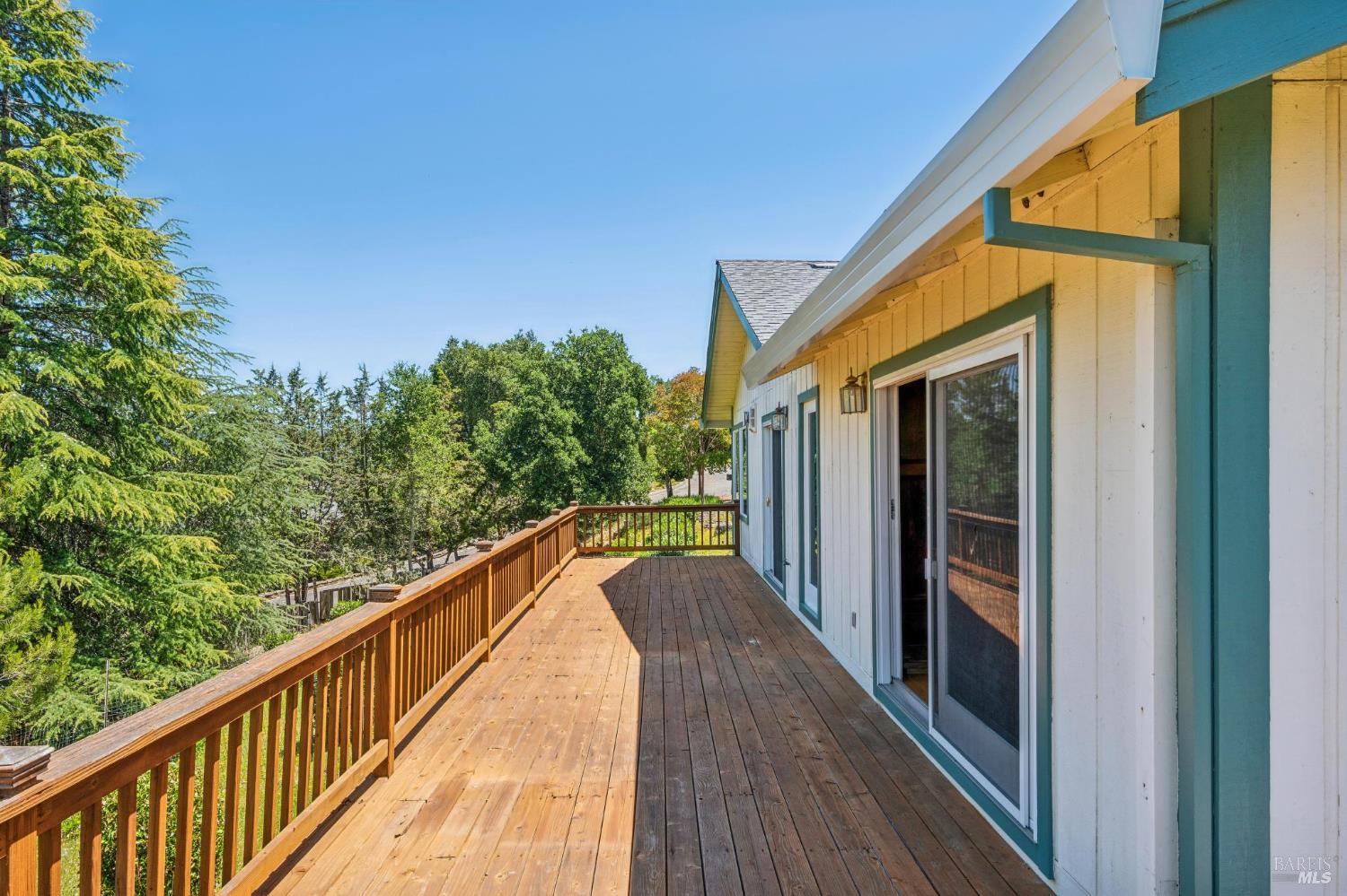 425 Oak Point Place