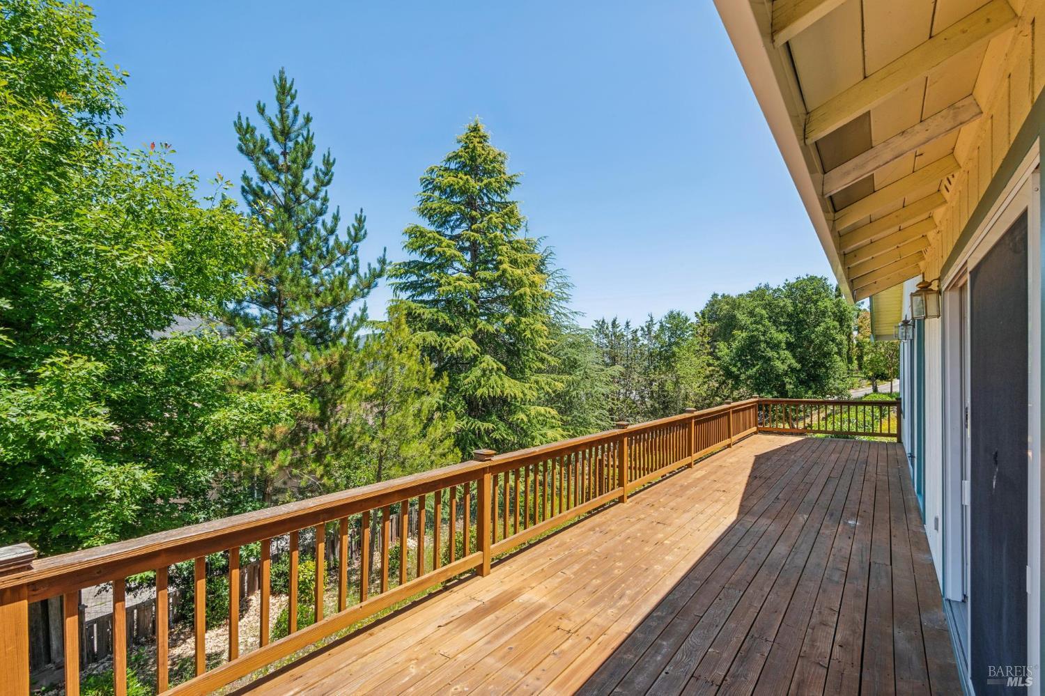 425 Oak Point Place