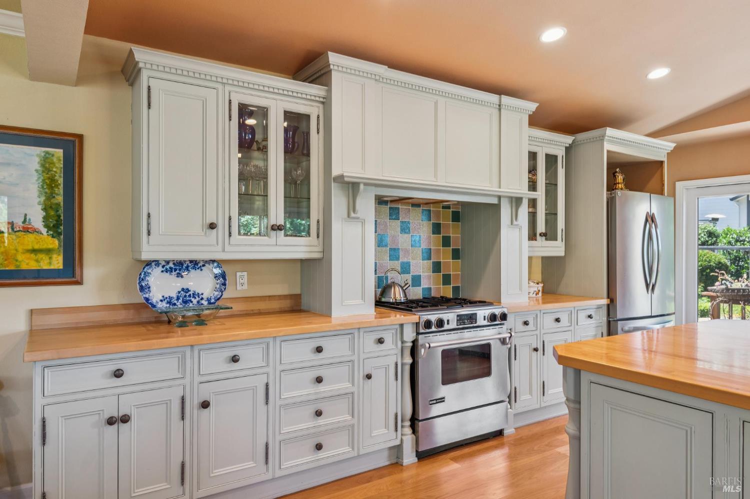 425 Oak Point Place