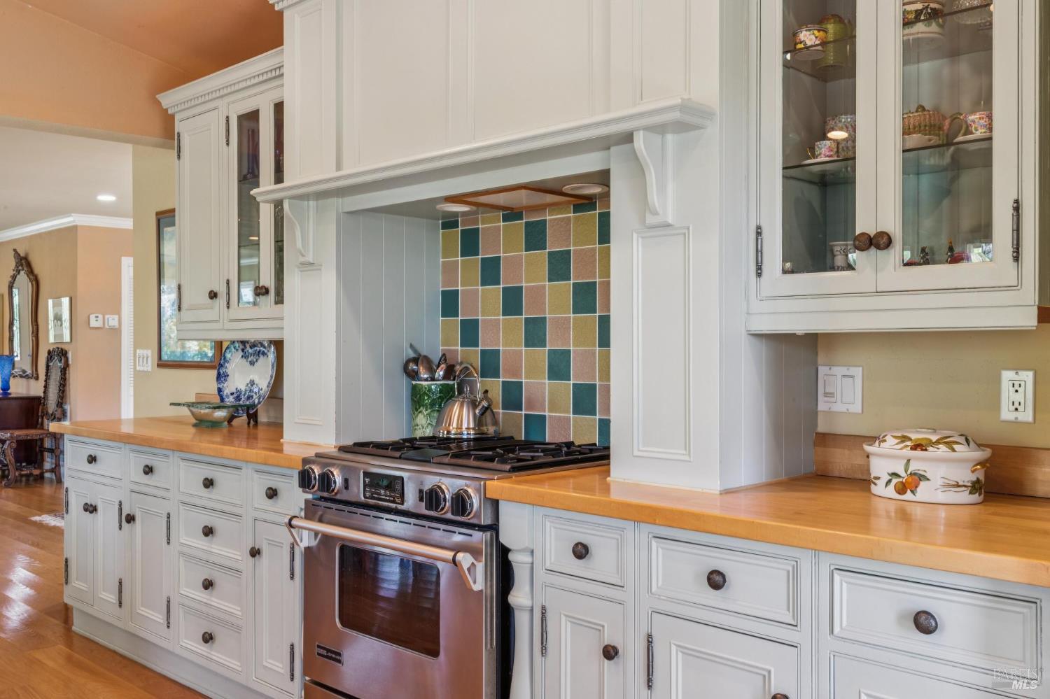 425 Oak Point Place