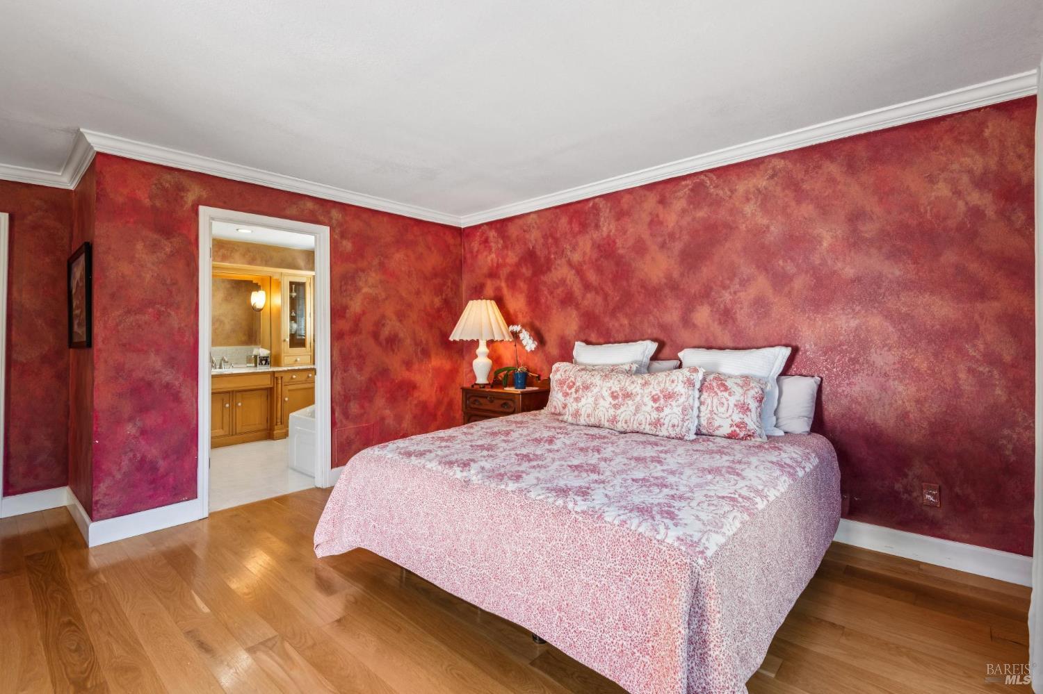 425 Oak Point Place