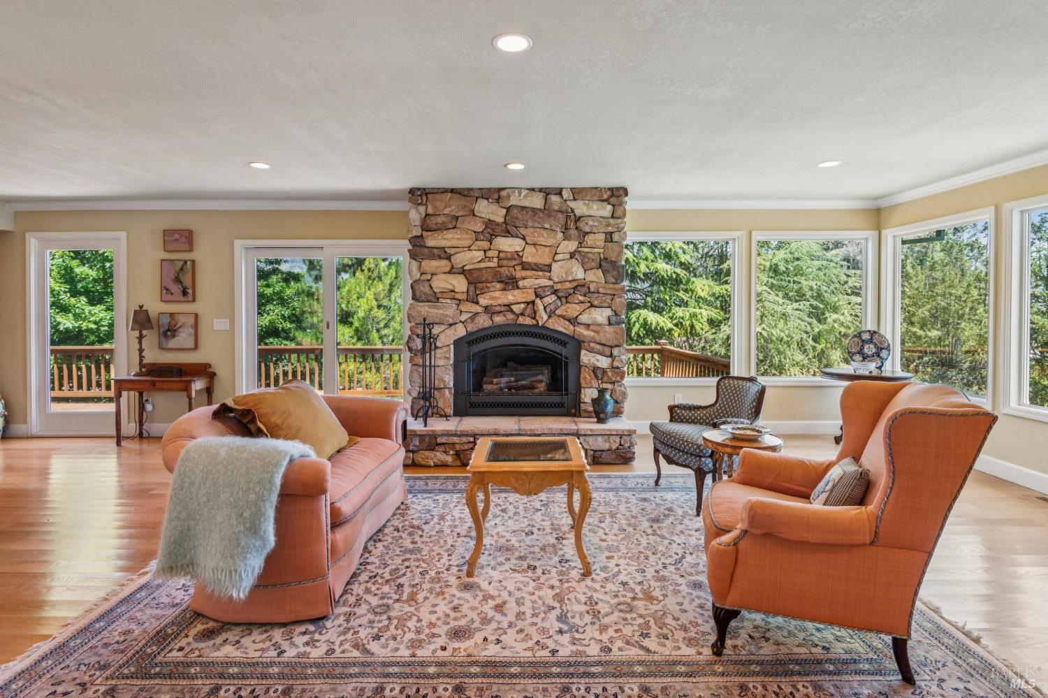 425 Oak Point Place