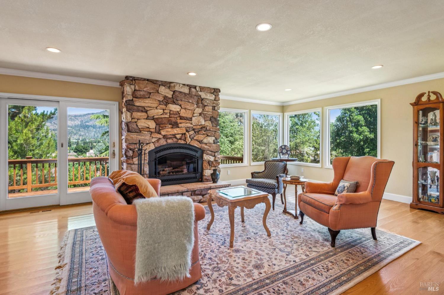 425 Oak Point Place