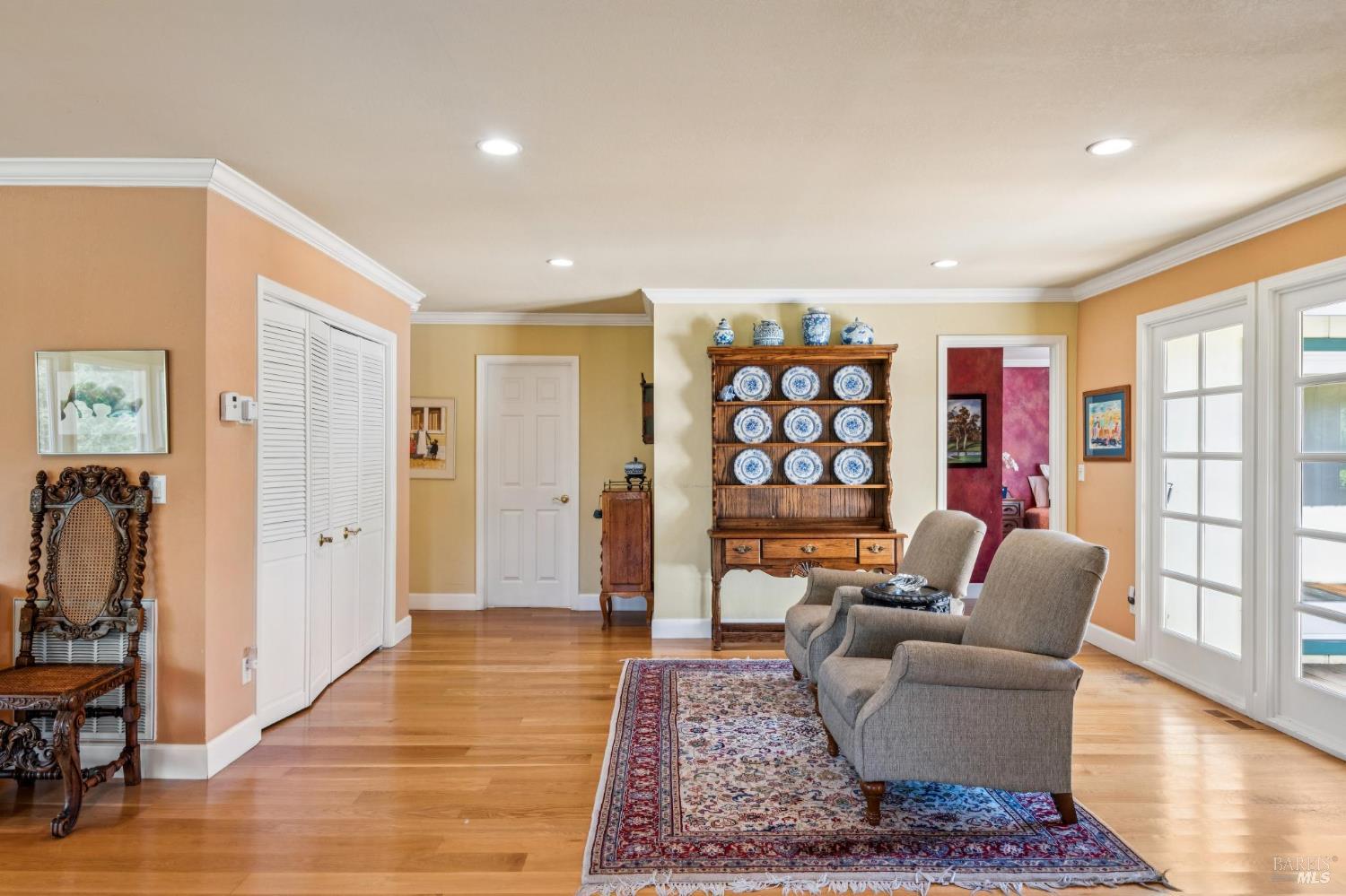 425 Oak Point Place