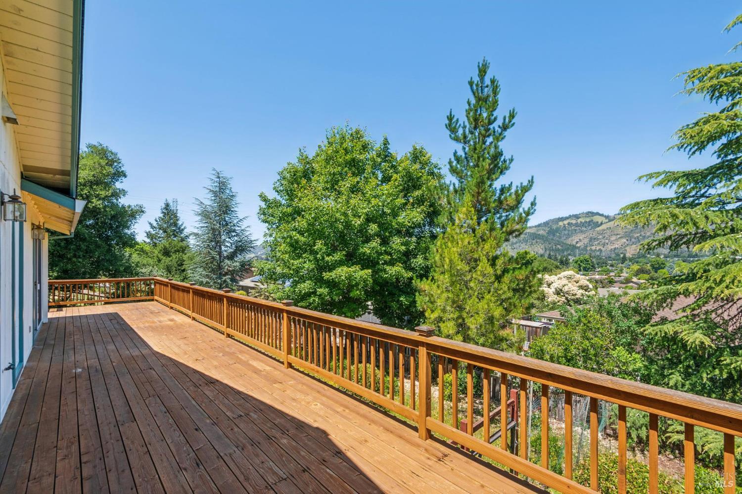 425 Oak Point Place