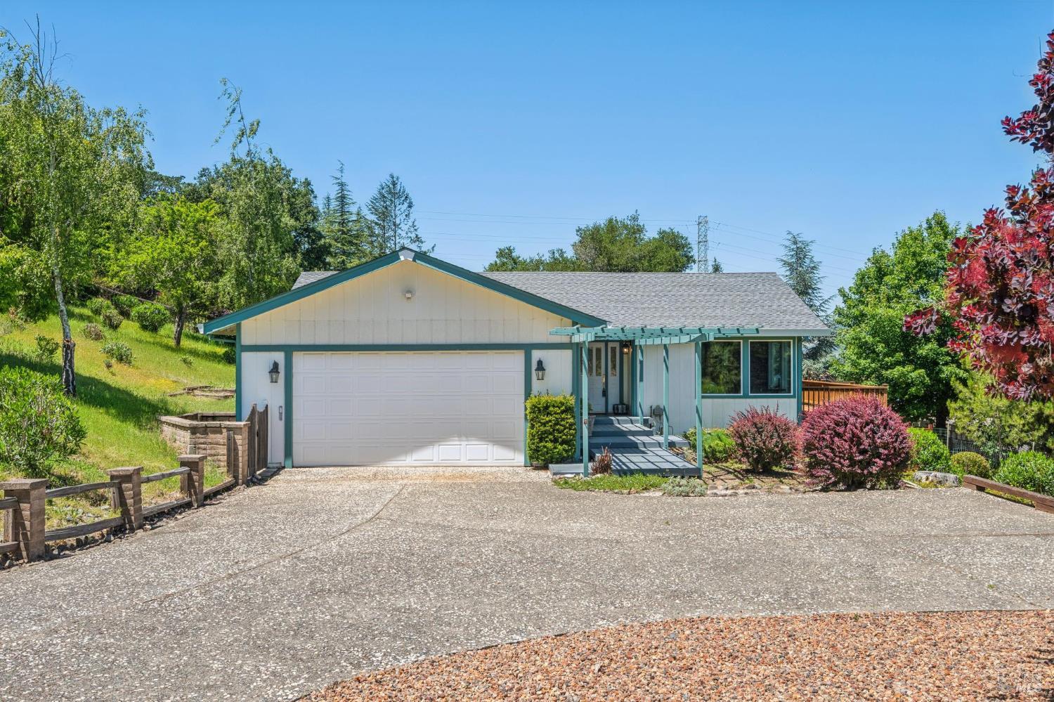 425 Oak Point Place