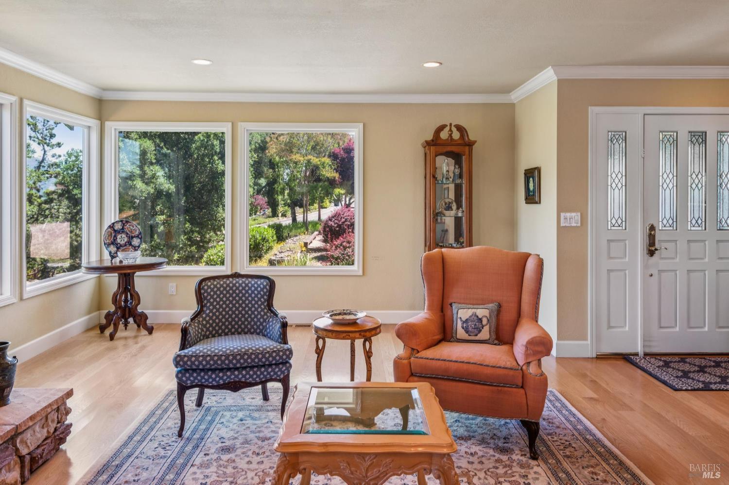 425 Oak Point Place