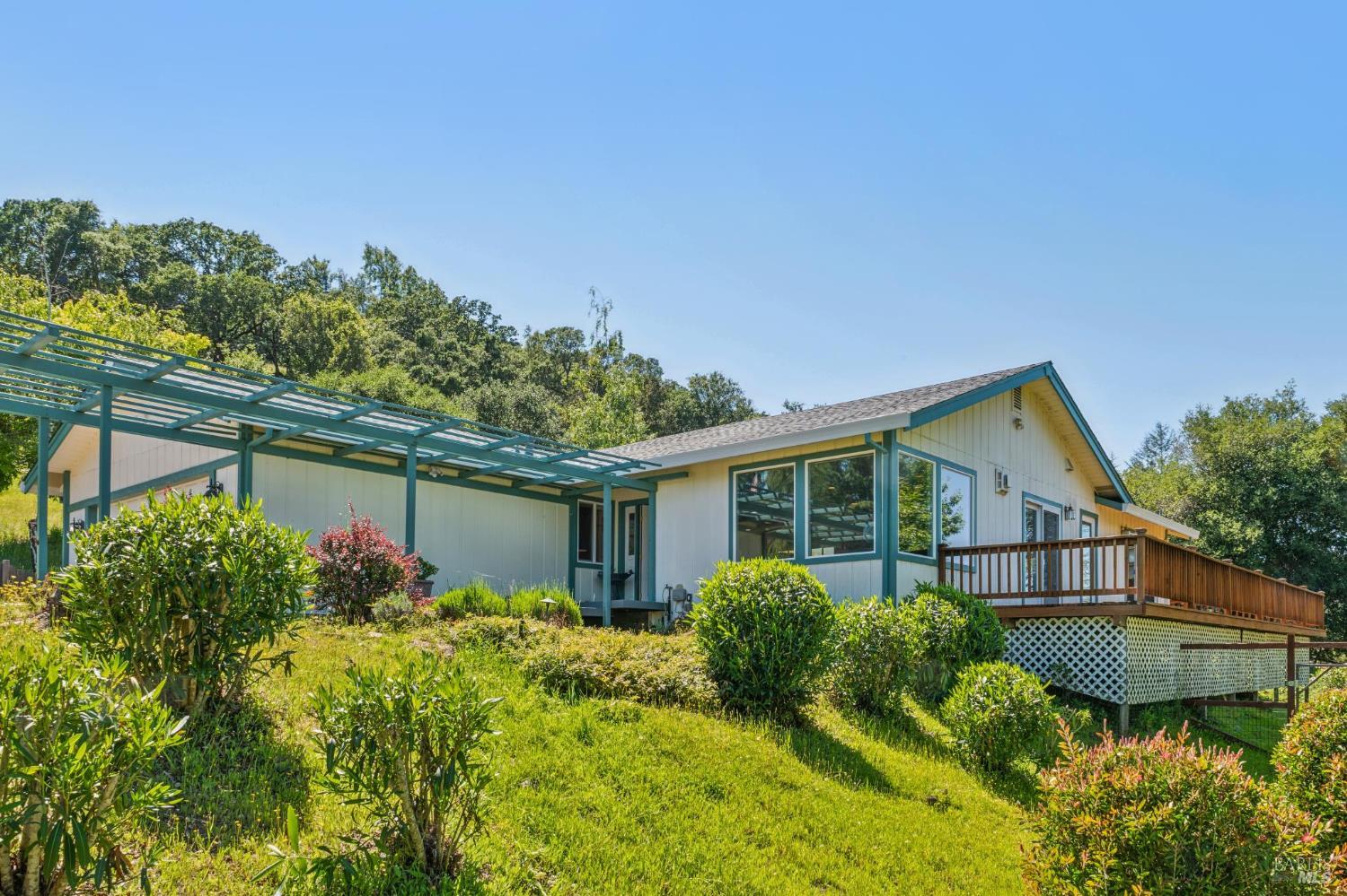 425 Oak Point Place
