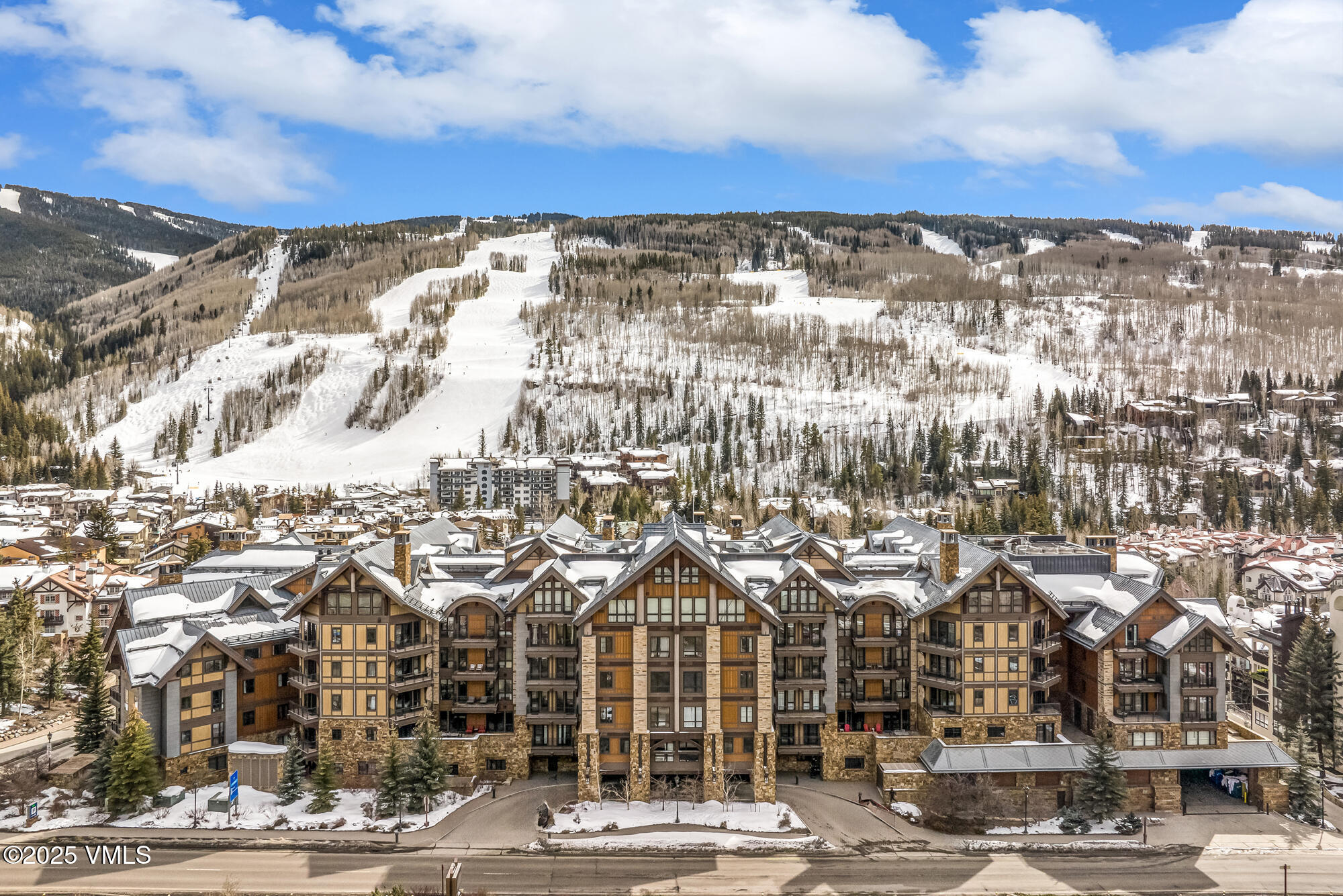 141 E Meadow Drive, PH C East