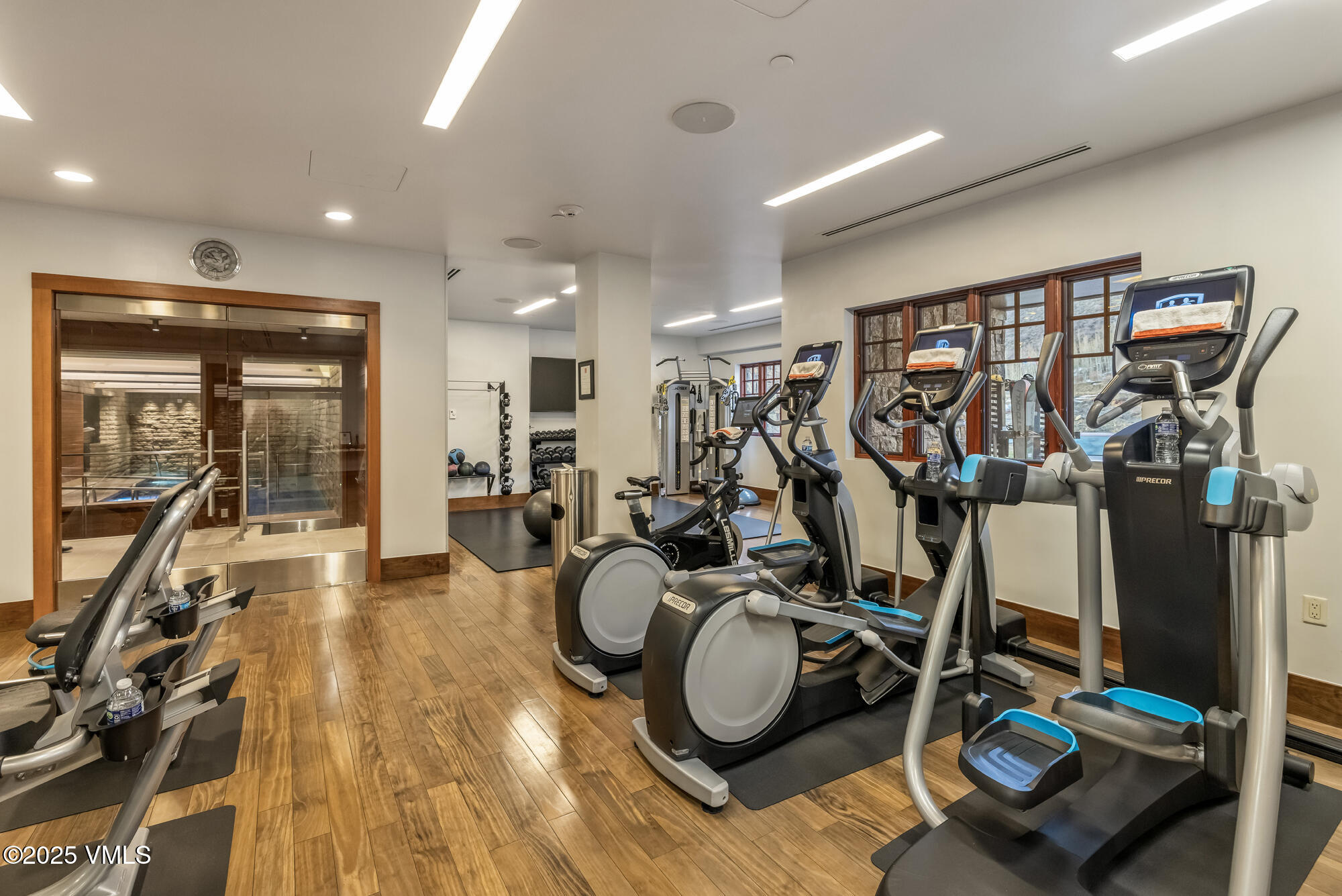 141 E Meadow Drive, PH C East