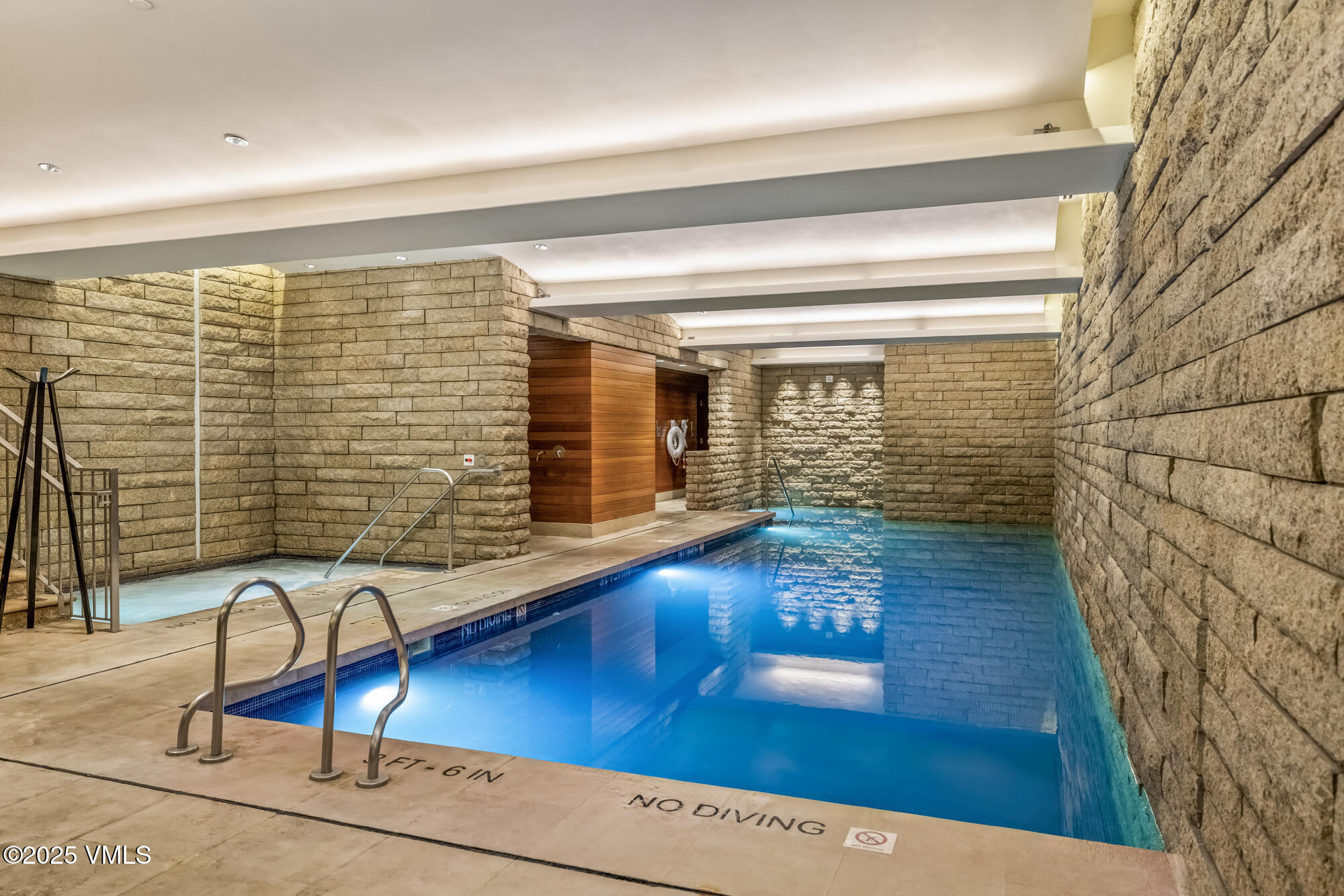 141 E Meadow Drive, PH C East