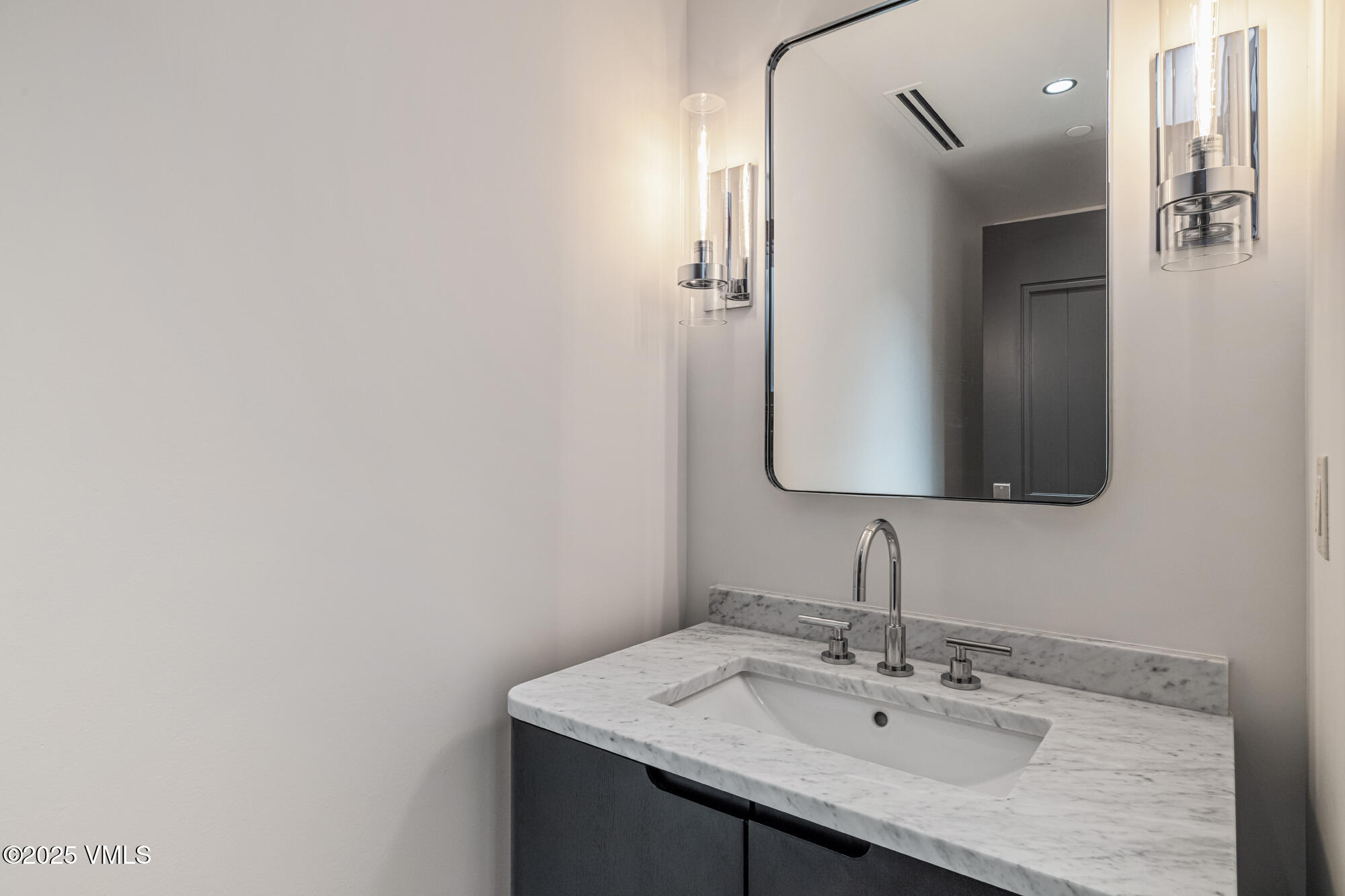 141 E Meadow Drive, PH C East