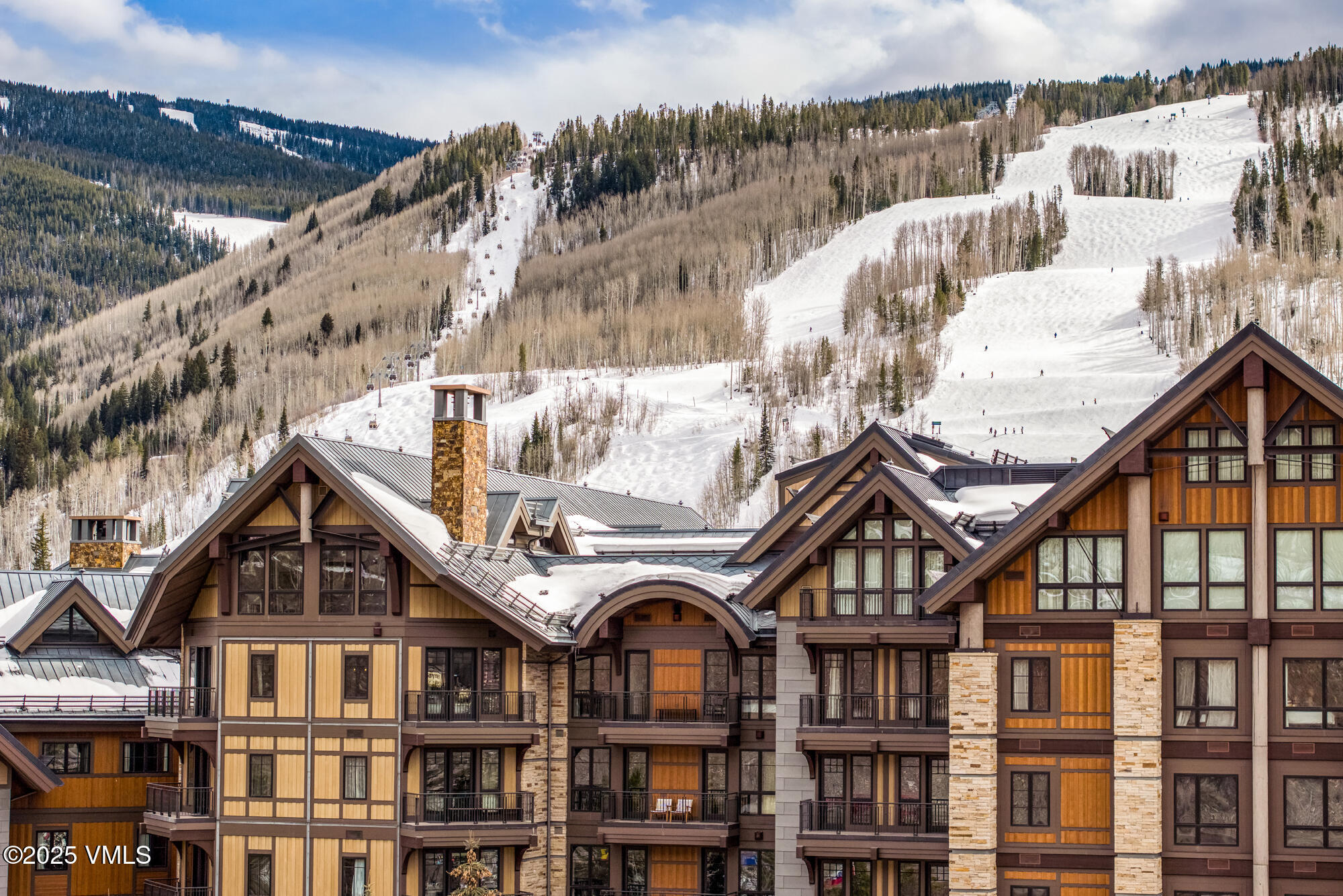 141 E Meadow Drive, PH C East