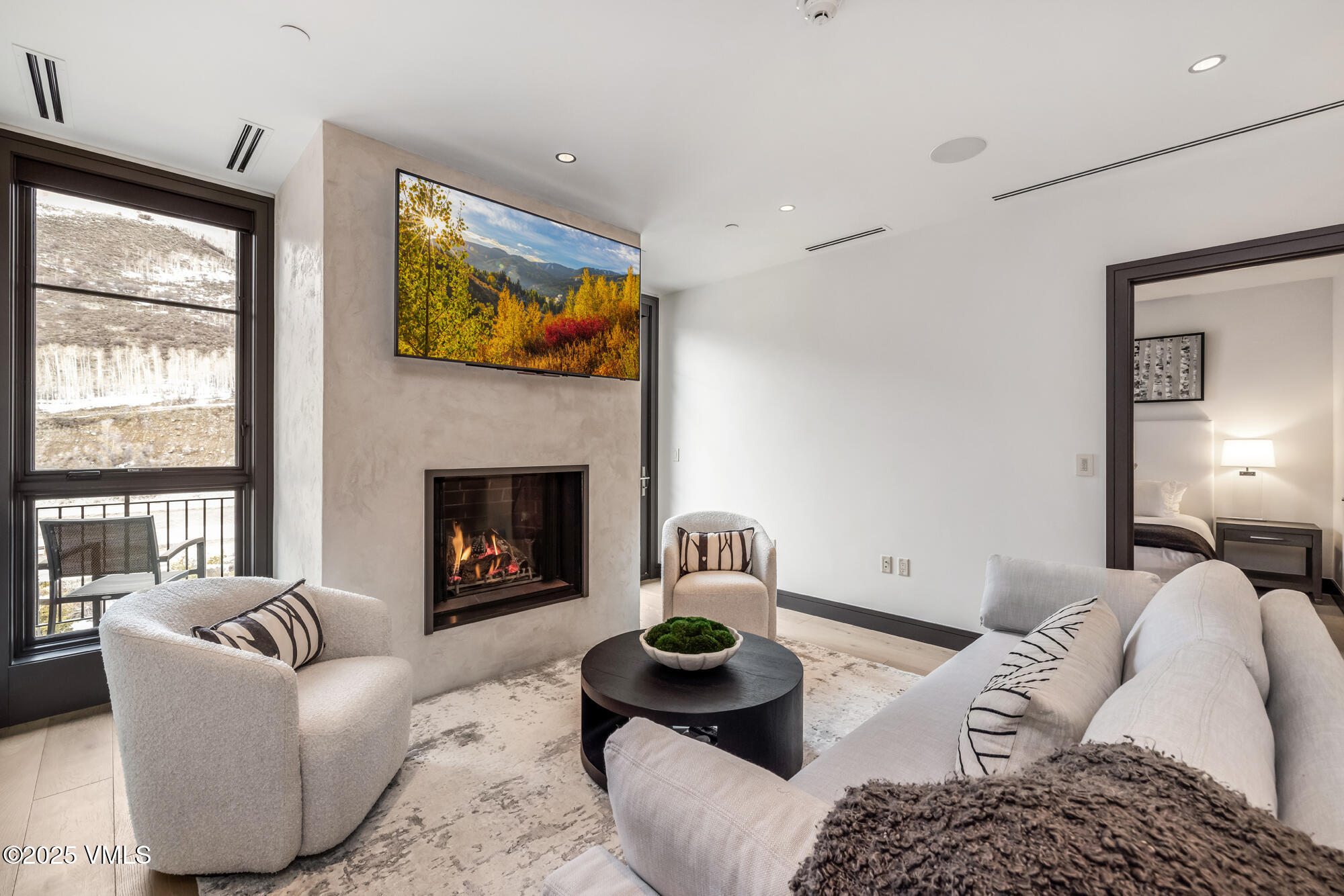 141 E Meadow Drive, PH C East