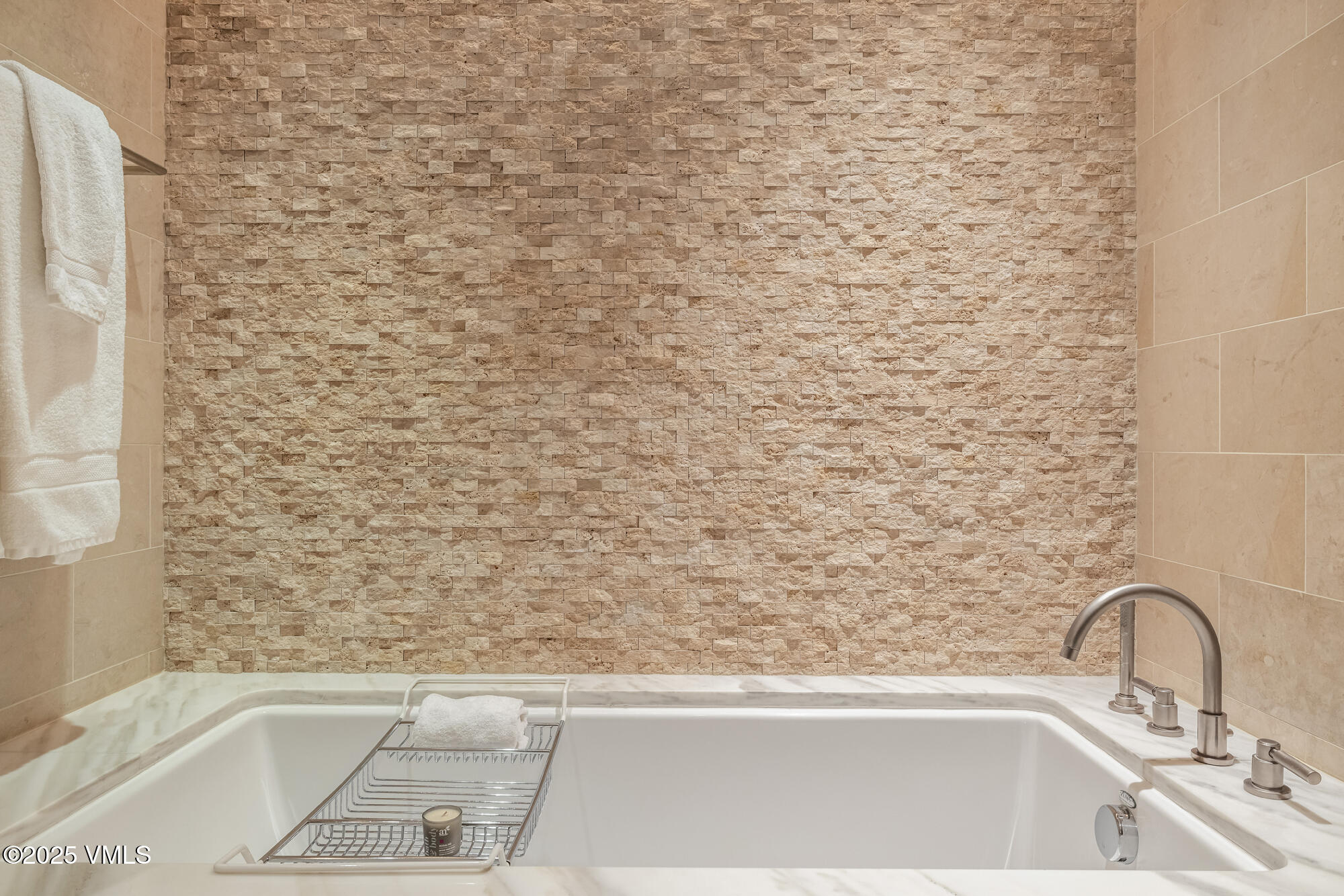 141 E Meadow Drive, PH C East