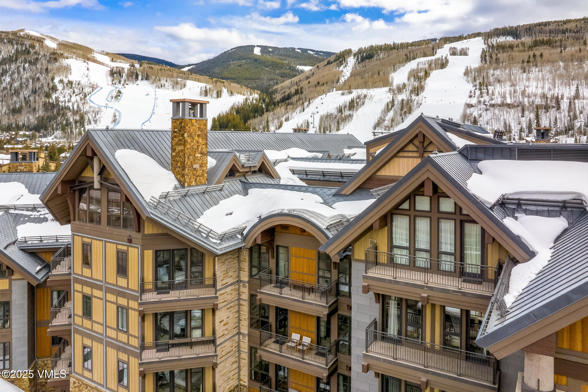 141 E Meadow Drive, PH C East