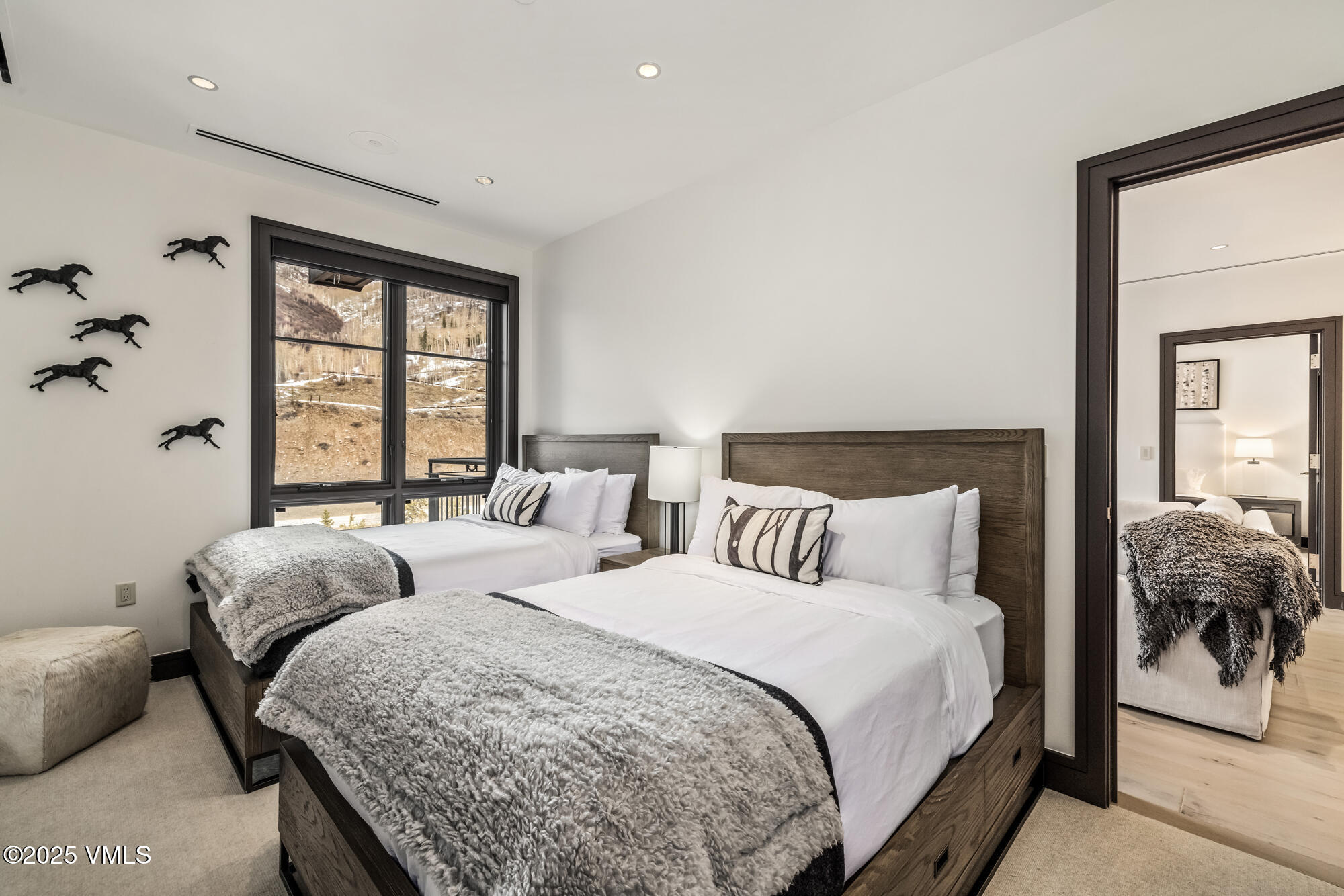 141 E Meadow Drive, PH C East