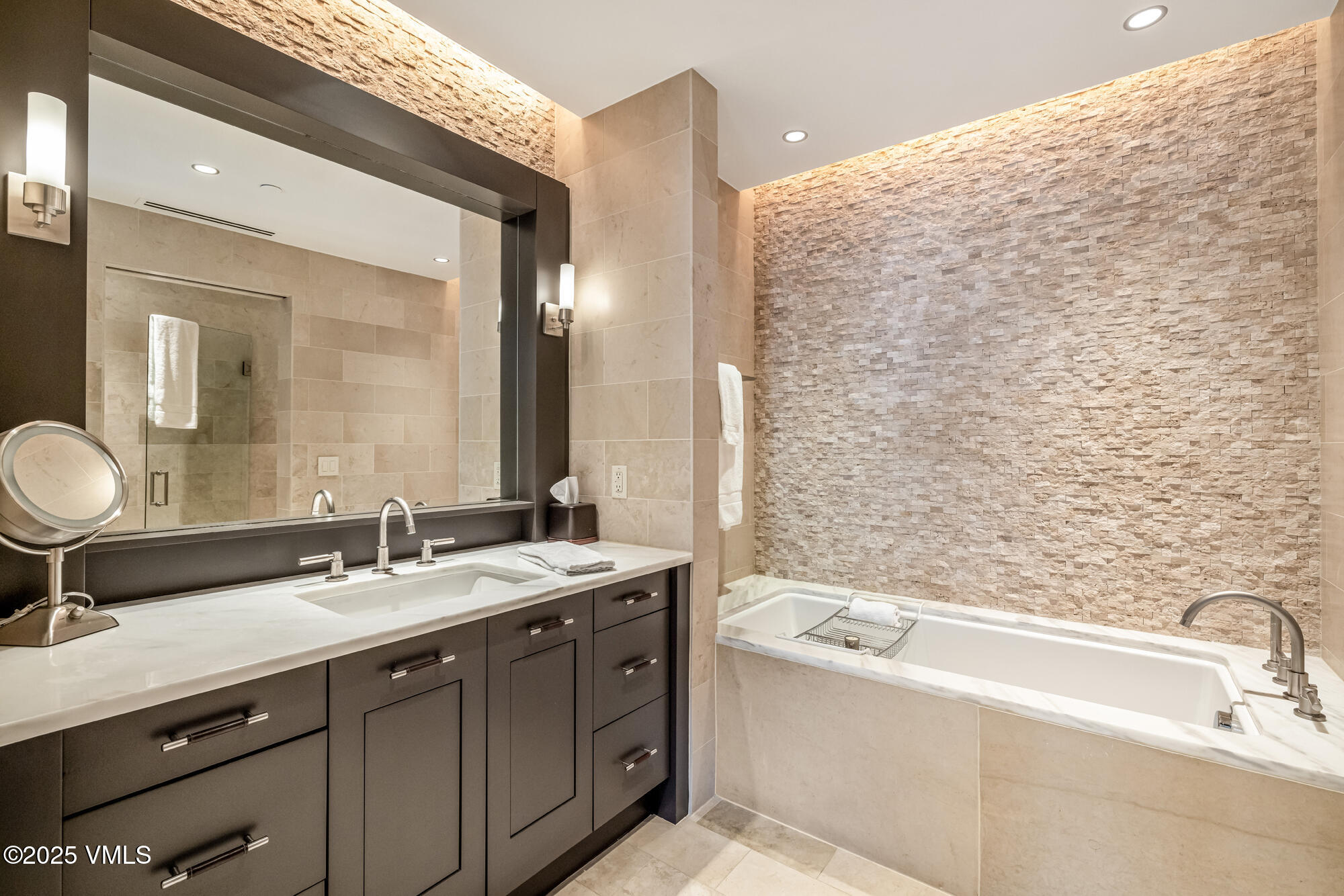 141 E Meadow Drive, PH C East