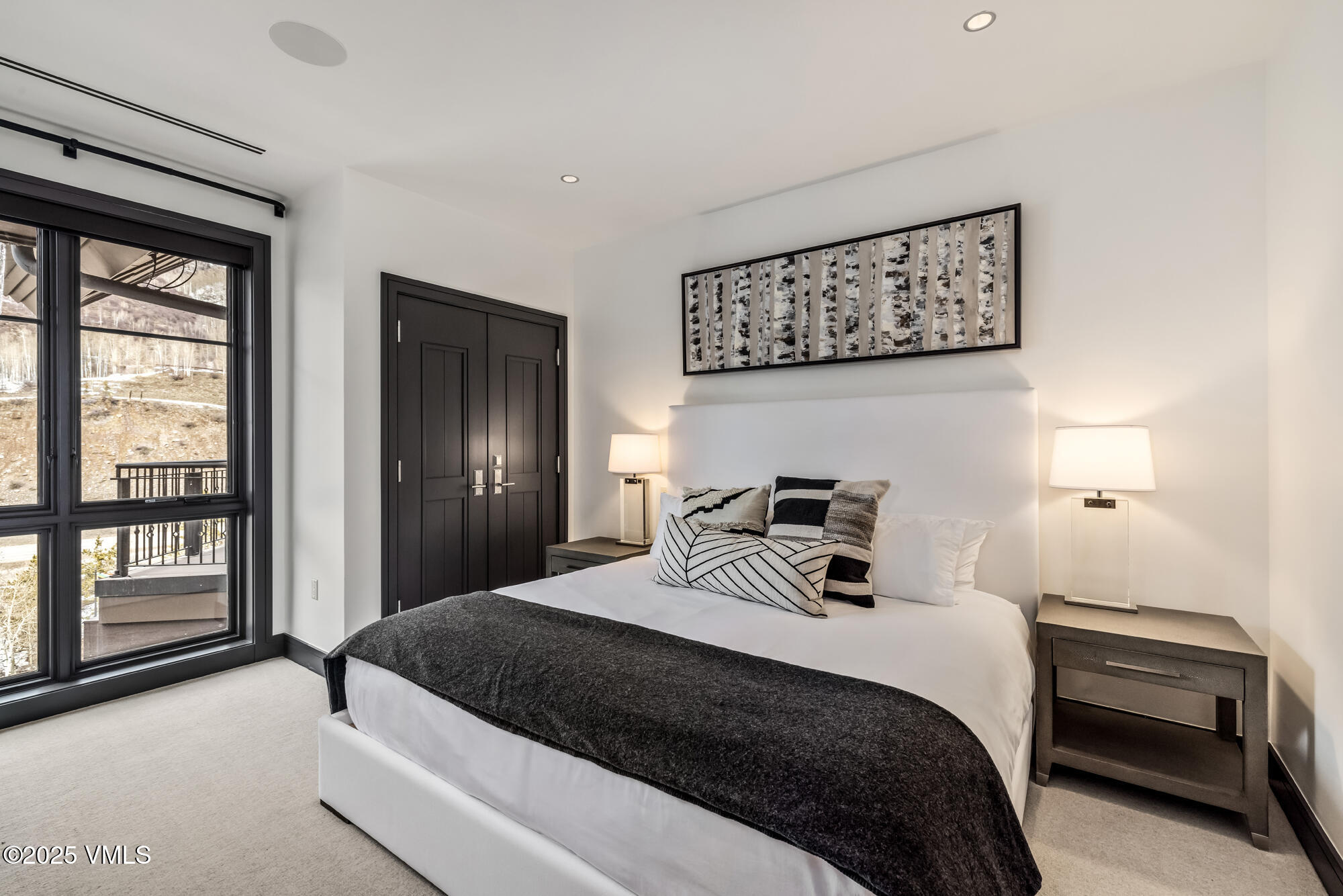 141 E Meadow Drive, PH C East