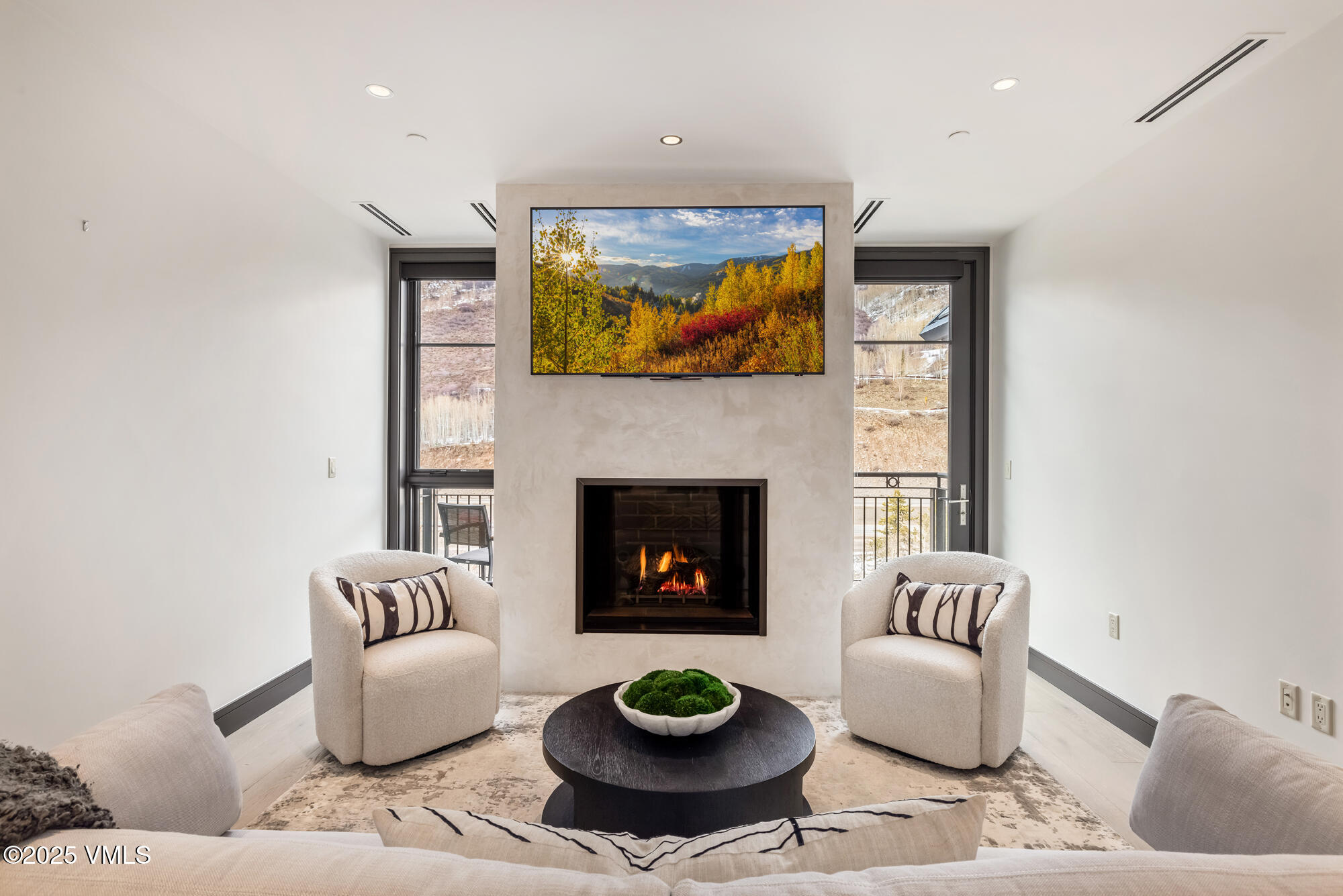 141 E Meadow Drive, PH C East