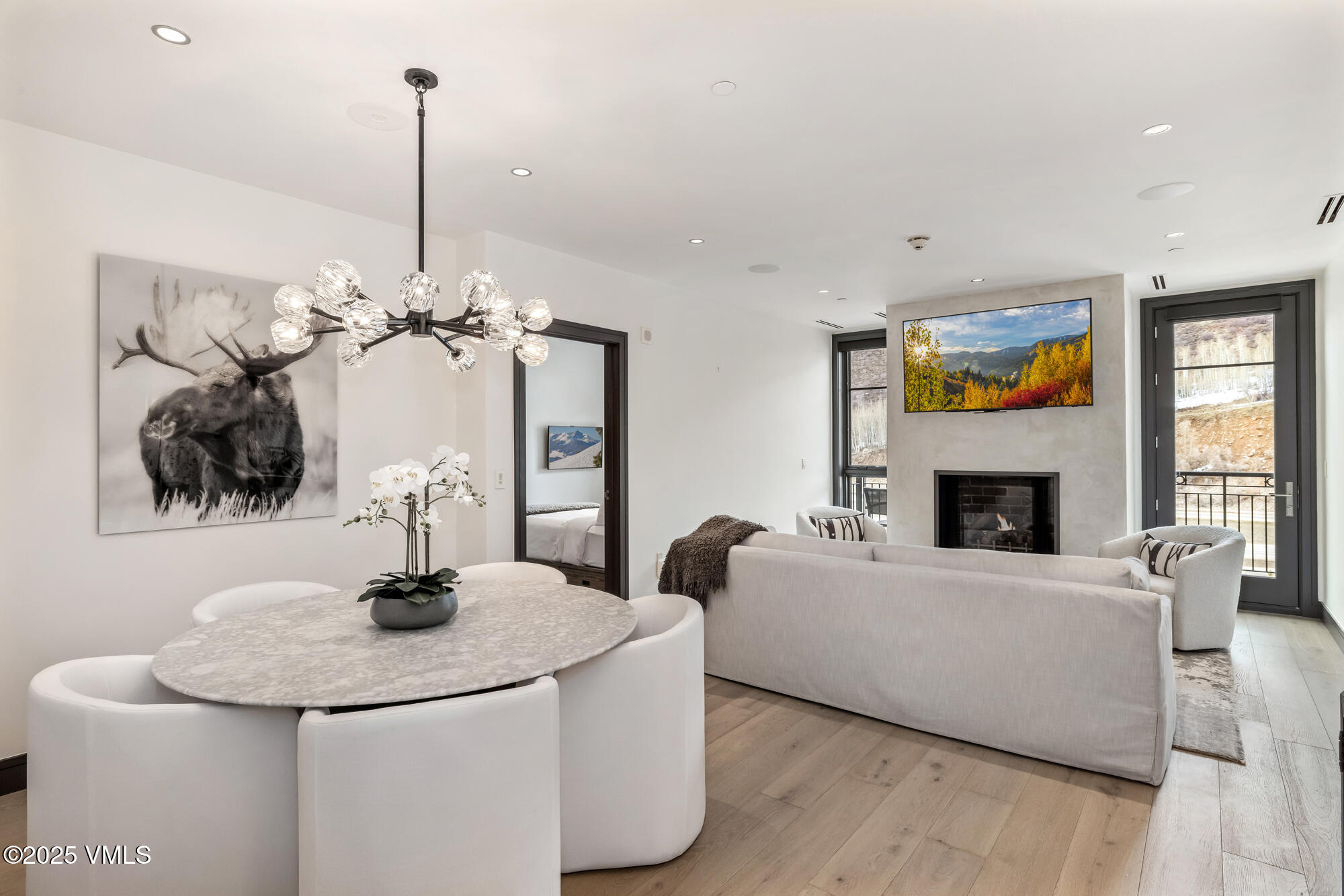 141 E Meadow Drive, PH C East