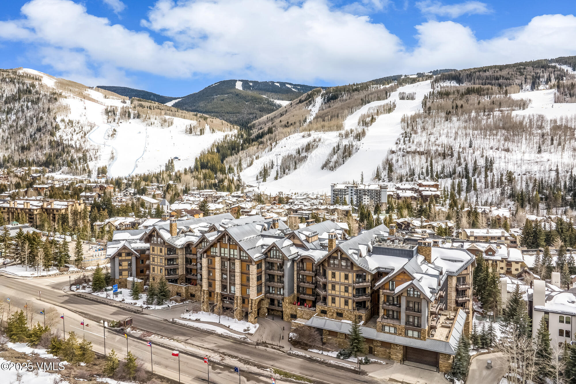 141 E Meadow Drive, PH C East