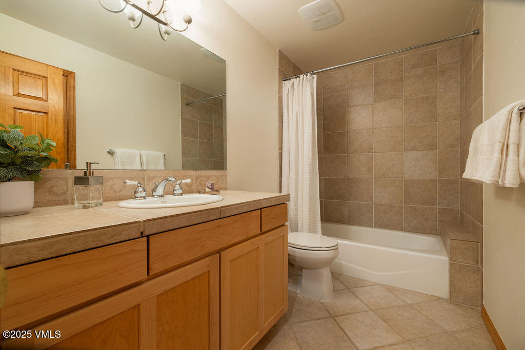 1488 Deer Boulevard, B, Eagle-Vail Unit: B