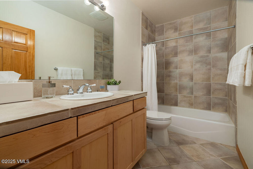1488 Deer Boulevard, B, Eagle-Vail Unit: B