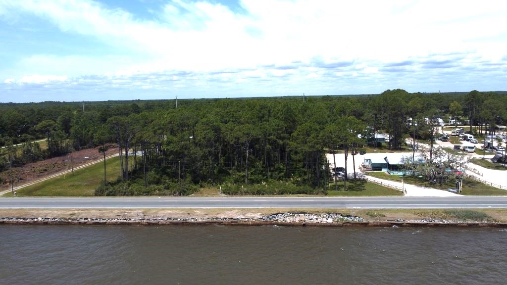 883 Hwy 98, 32328